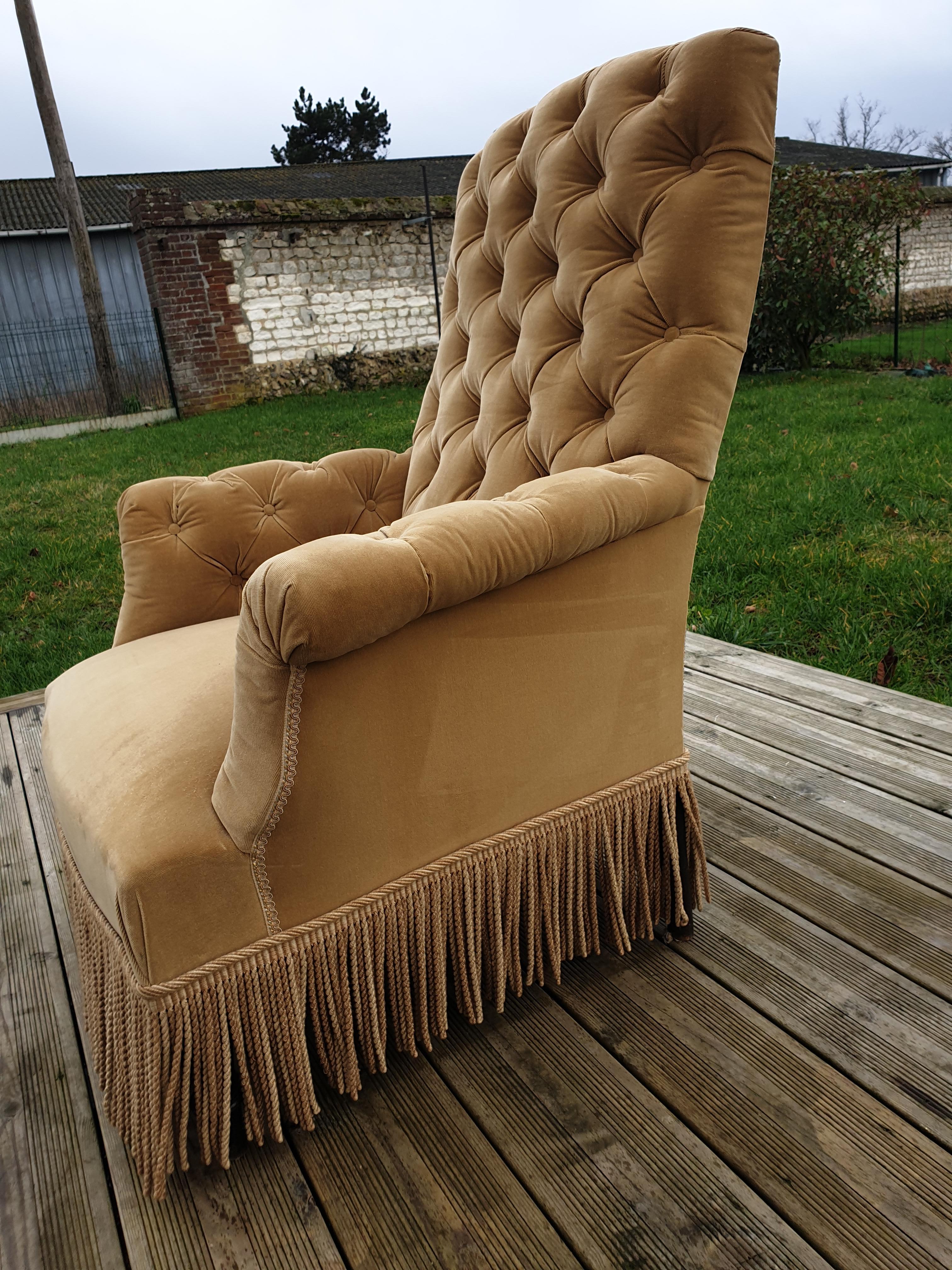 Padded gold toad chair