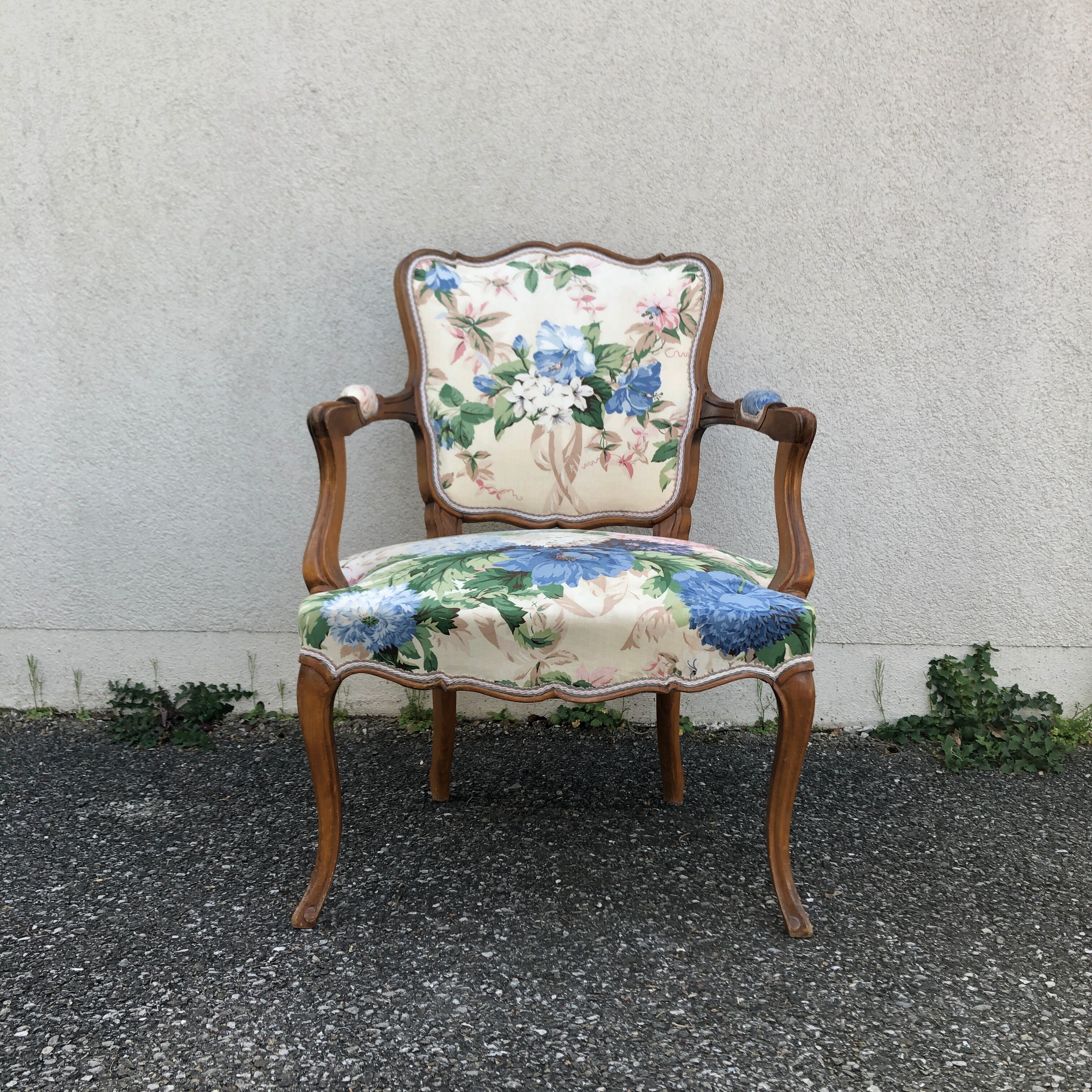 Cabriolet armchair