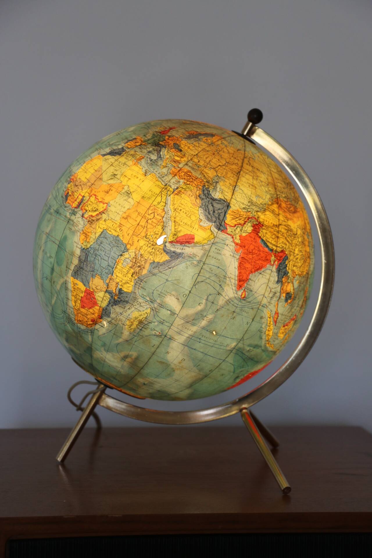 Globe terrestre lumineux TARIDE verre 1966