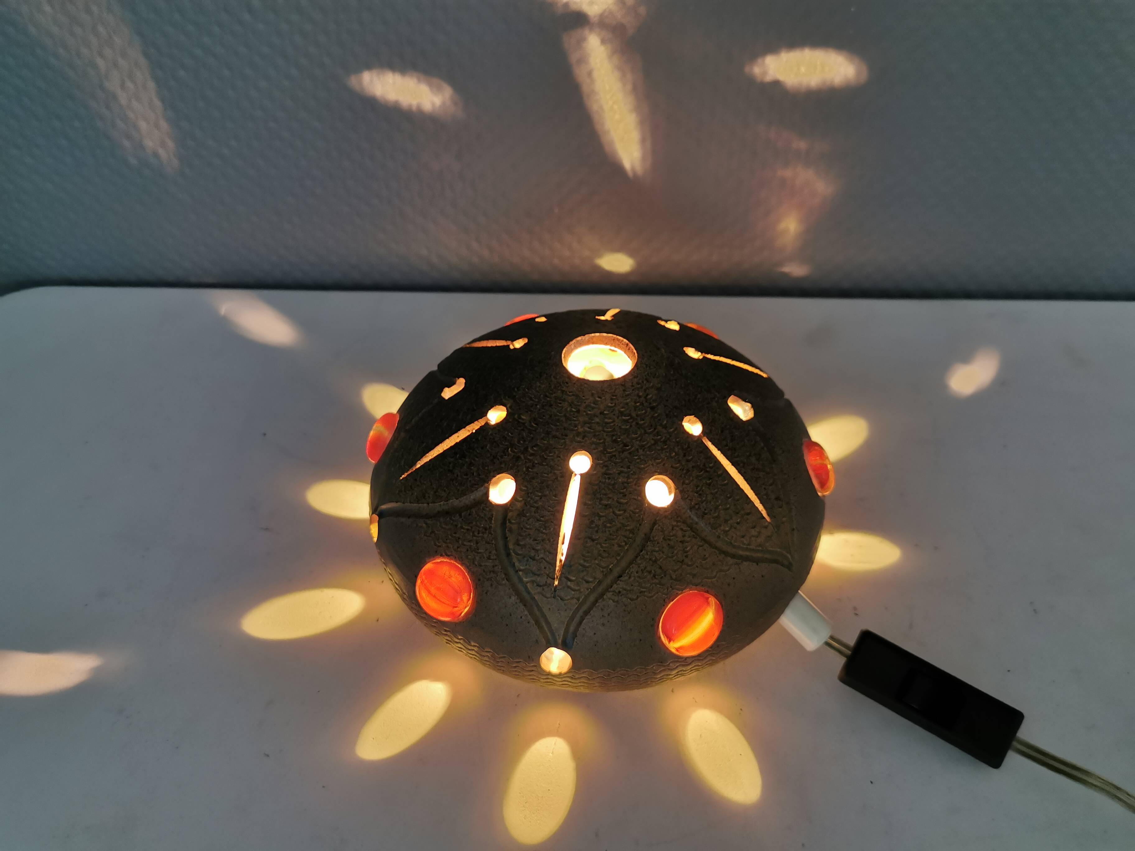 Small ceramic wall lamp (can also be used as a table lamp) space age style. Danish 1970s
