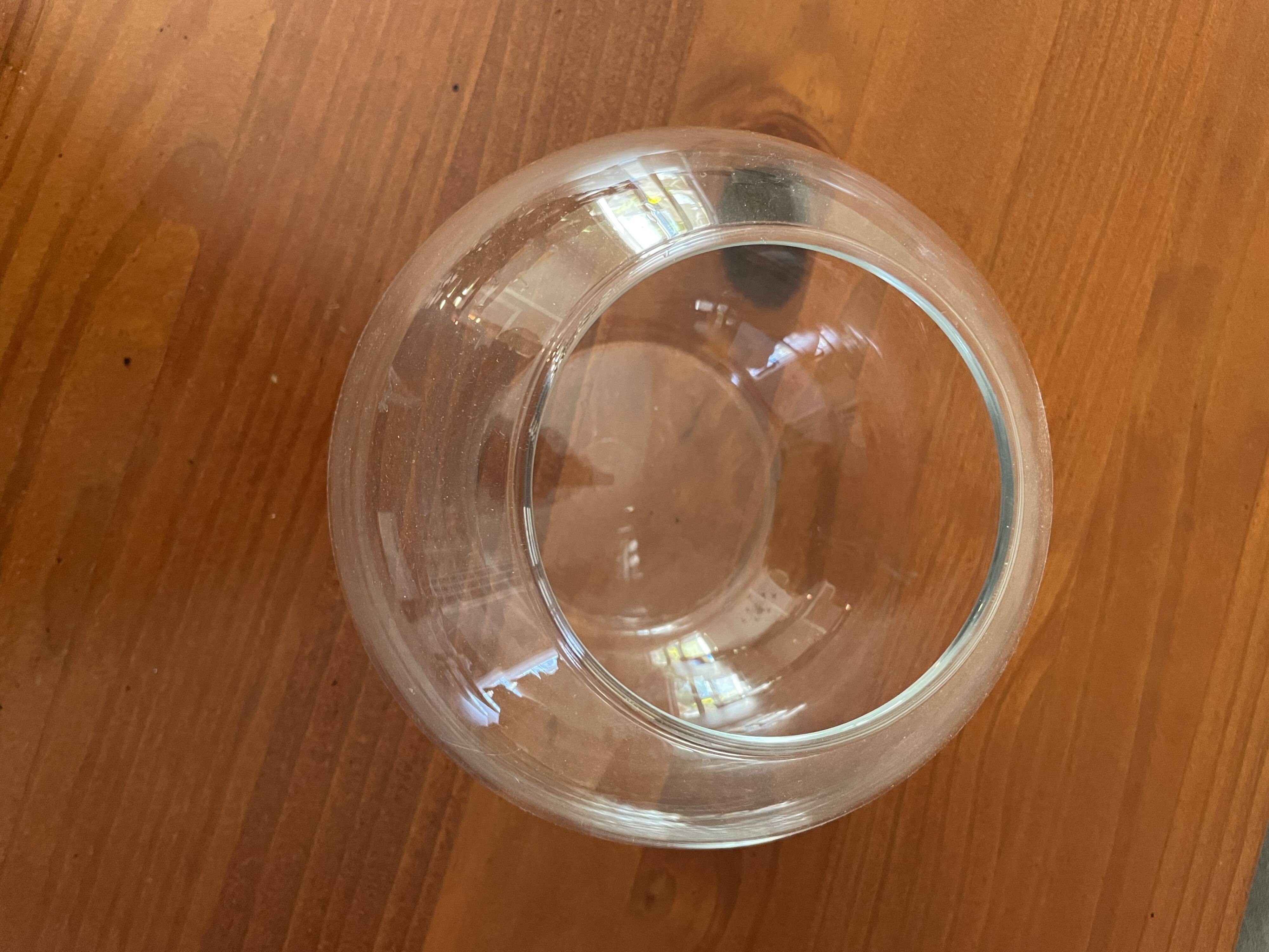 Round glass vase
