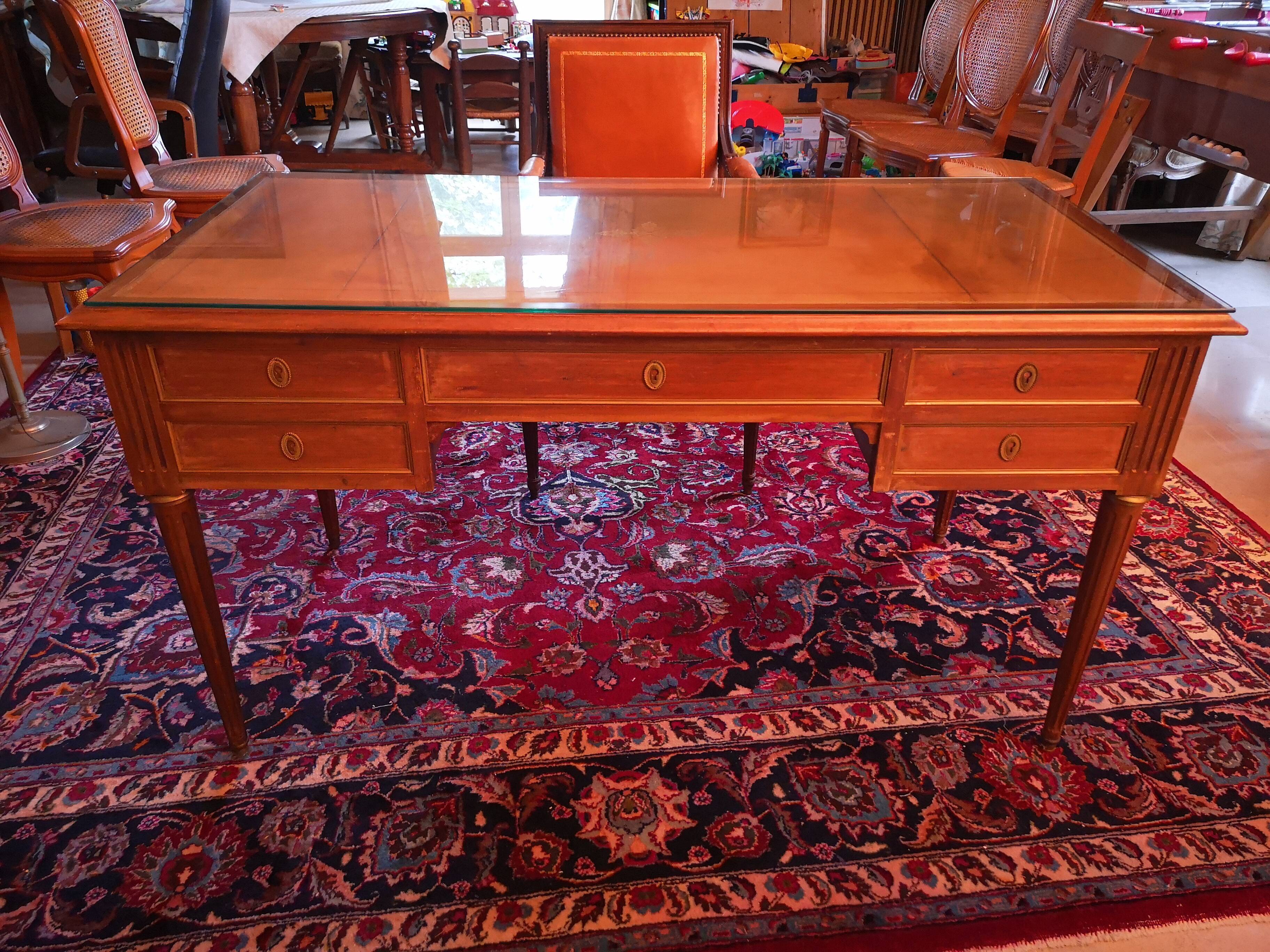 Bureau de style Louis XVI et son fauteuil