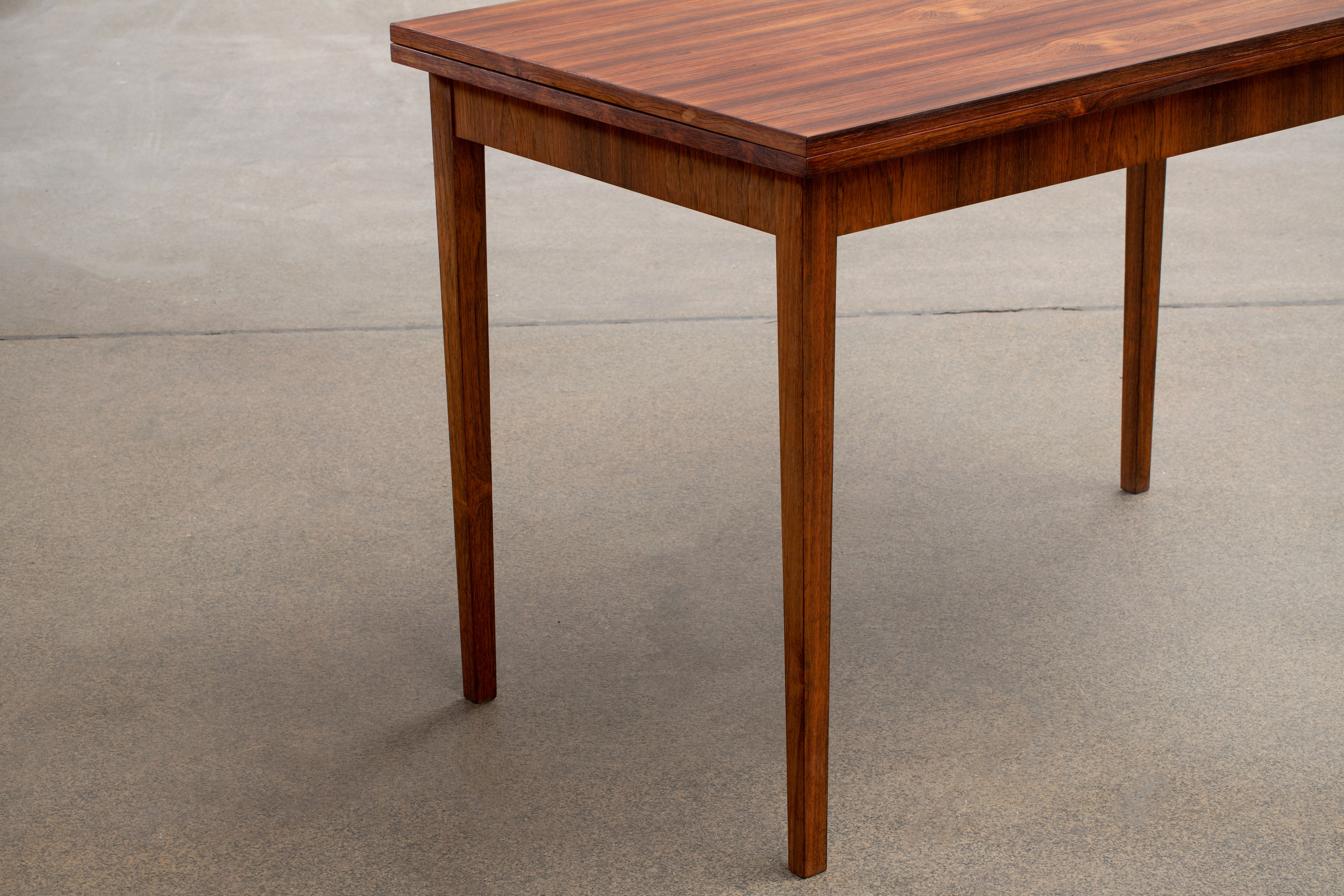 Vintage Scandinavian table in rosewood 1960