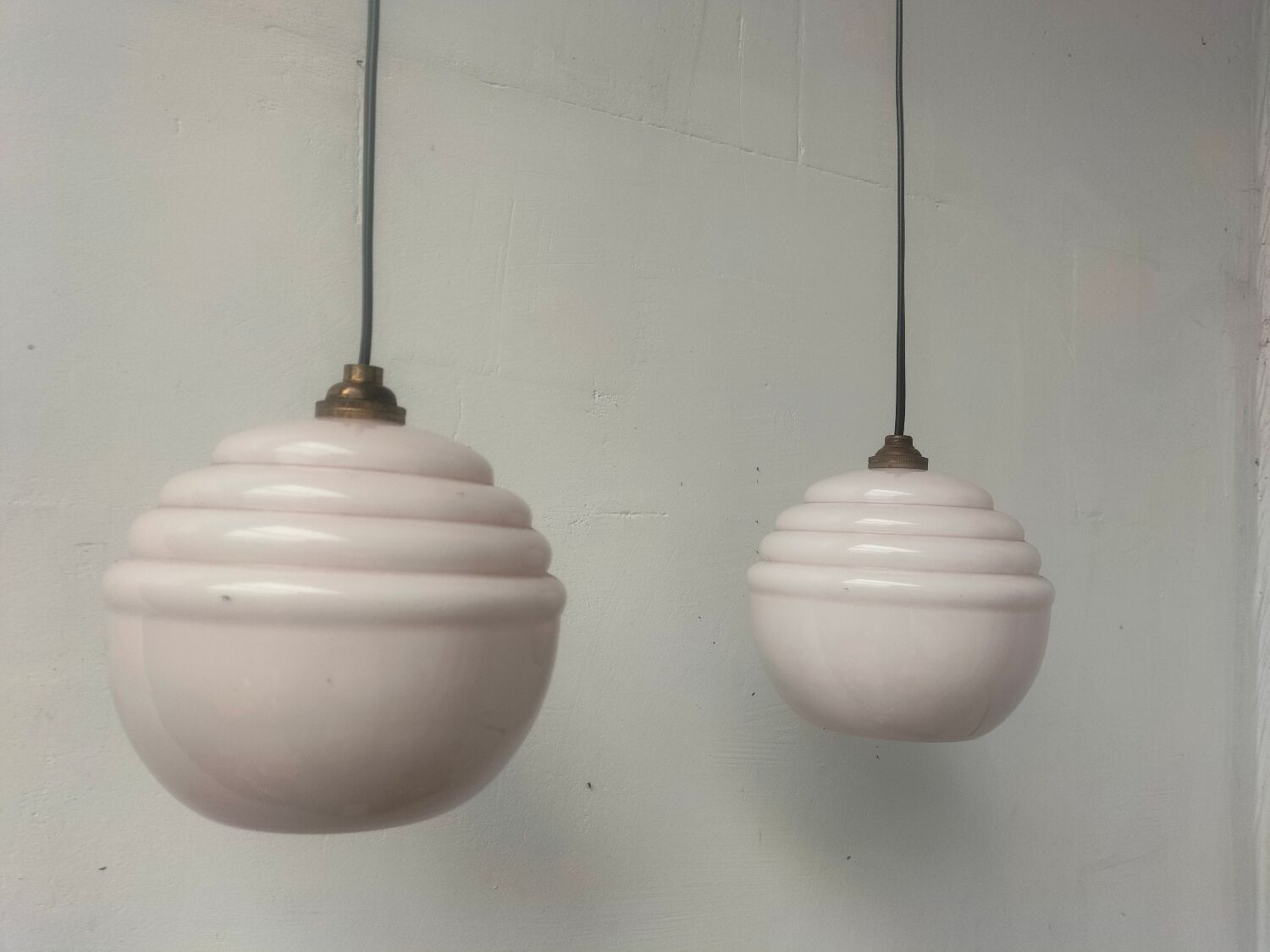 Paire de suspension en opaline