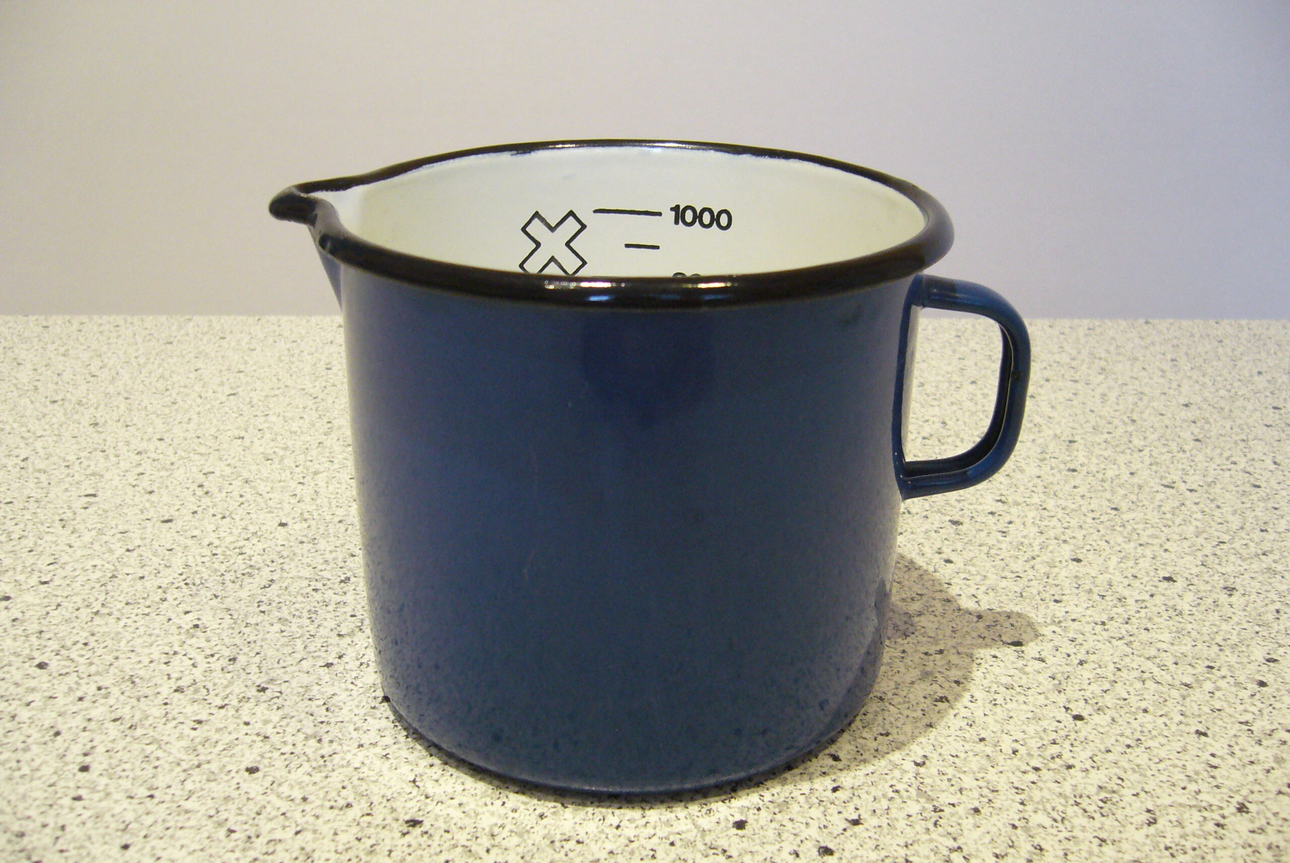 Broc doseur tôle émaillée