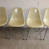 4 Herman Miller cream Eames shell chairs