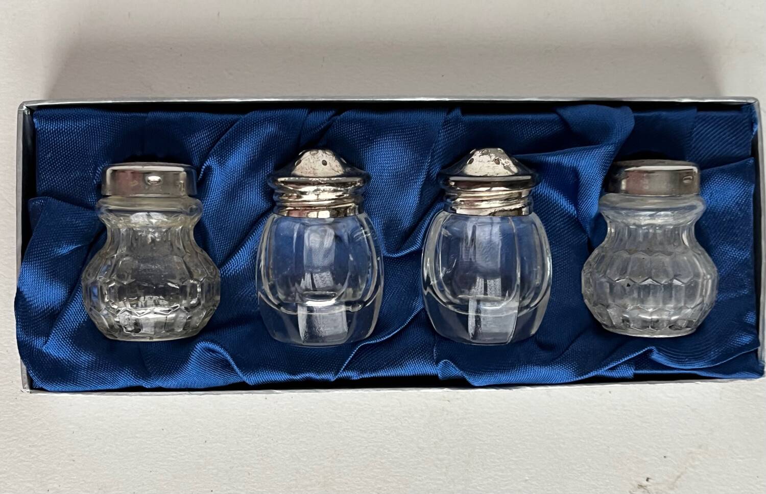 Set of 4 salt shakers