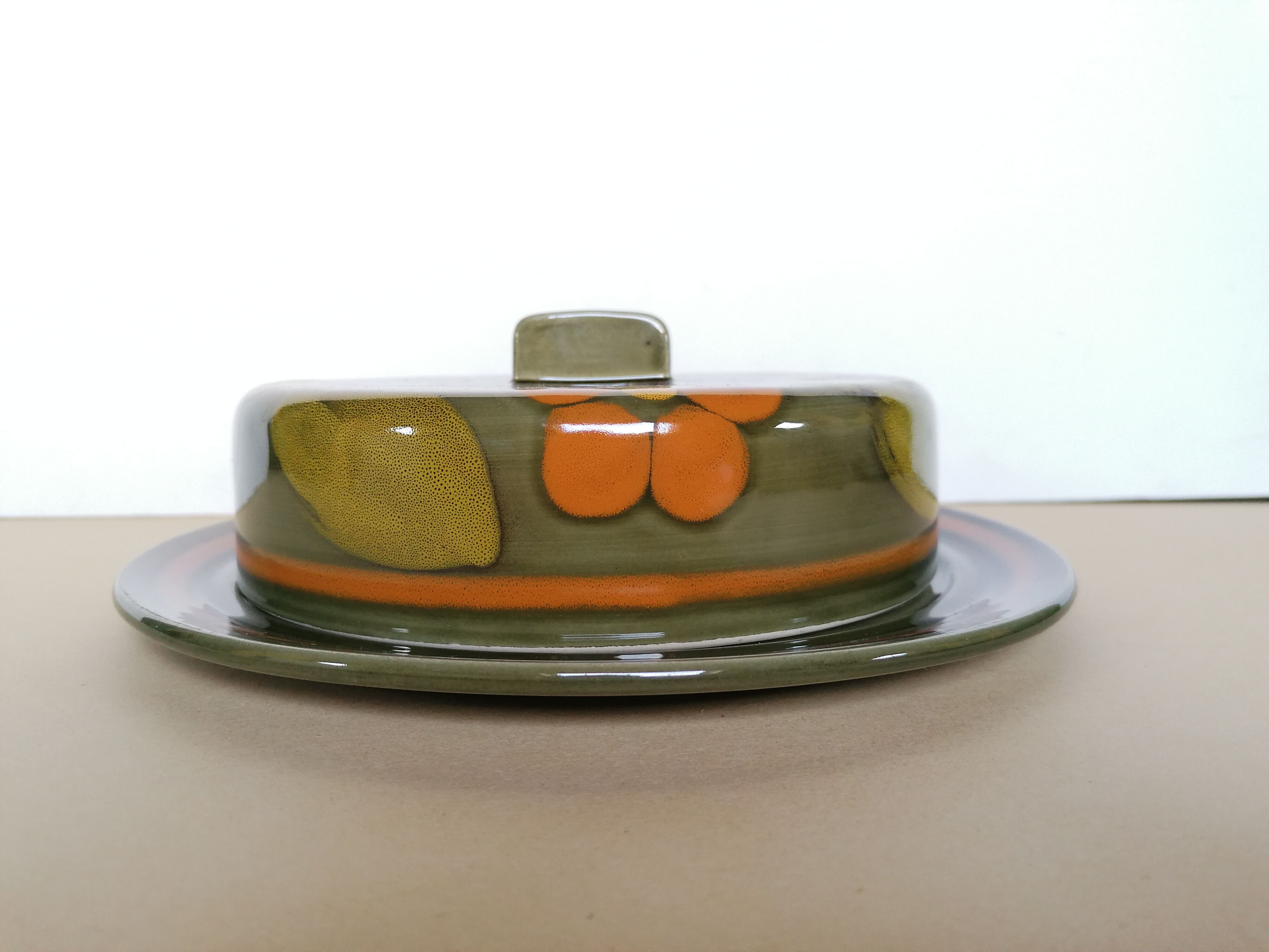 Pornic pottery cheese dish