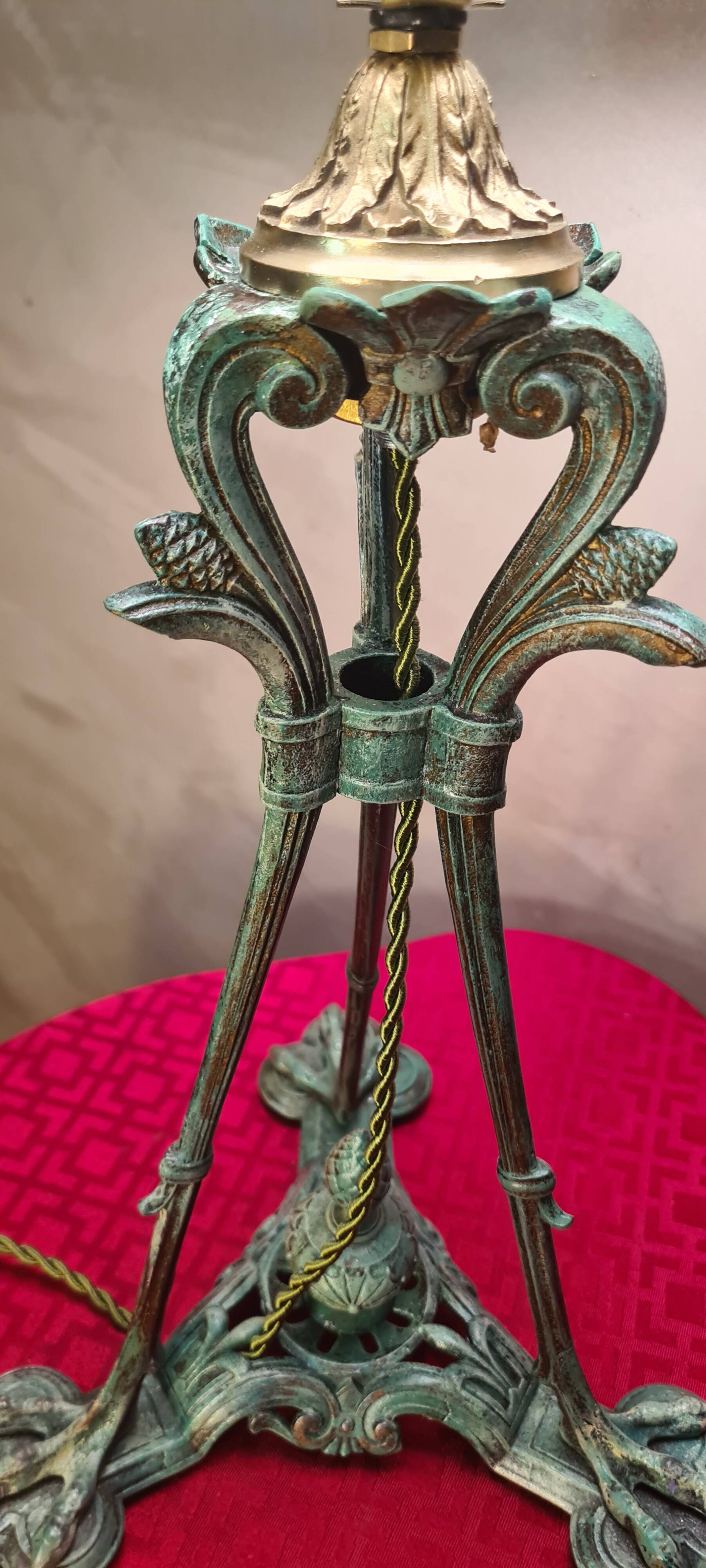 Antique patinated bronze regulator lamp with Tiffany glass shade in very good condition