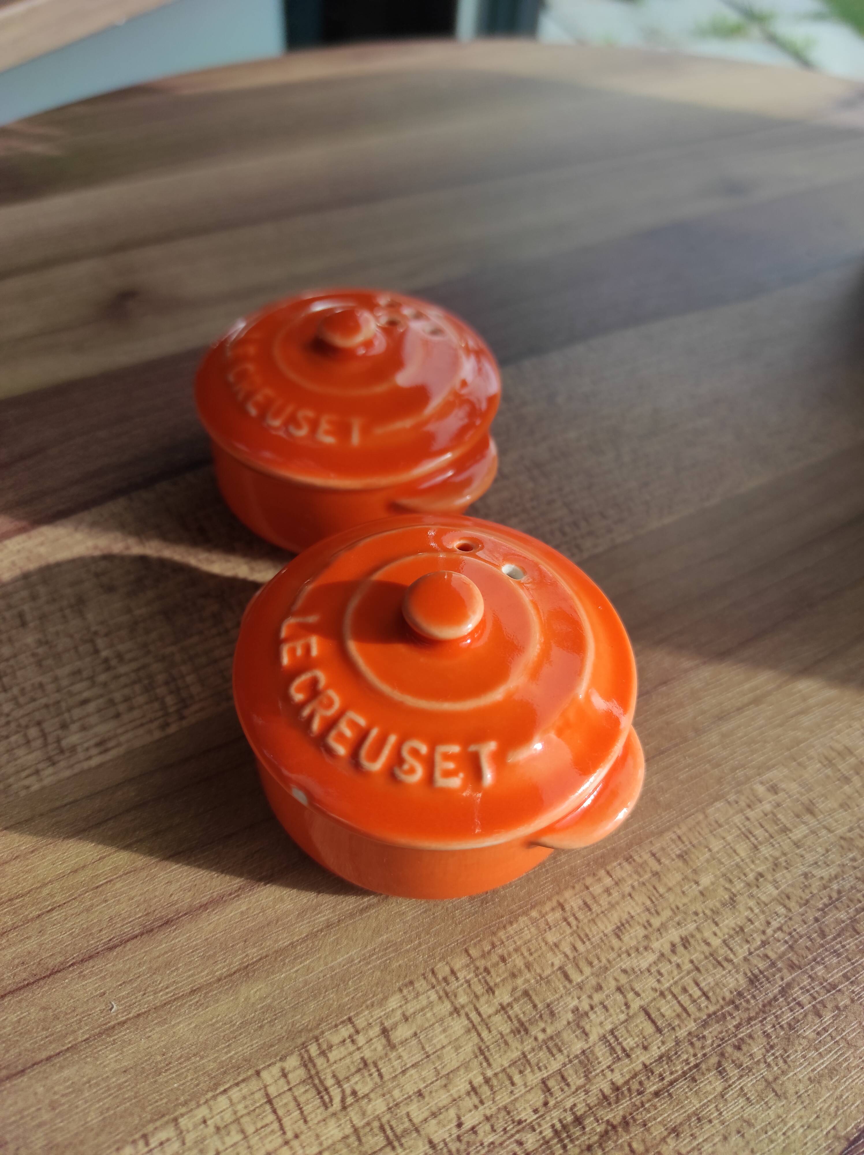 Set Salière & Poivrière Le Creuset – Grès émaillé, Couleur Cassis – Lavable Au Lave-vaisselle, Design Classique