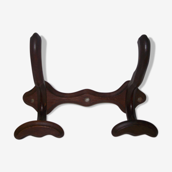 Wall coat rack has two patères