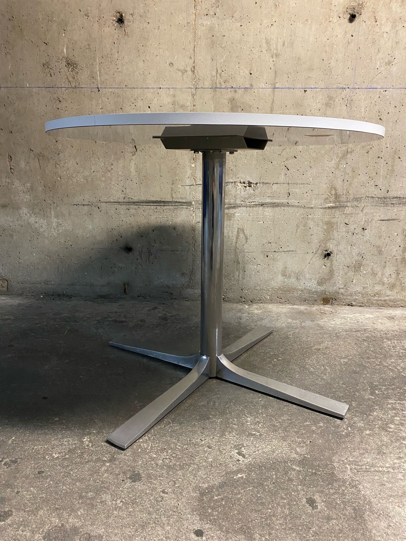 Vintage dining table Roche Bobois