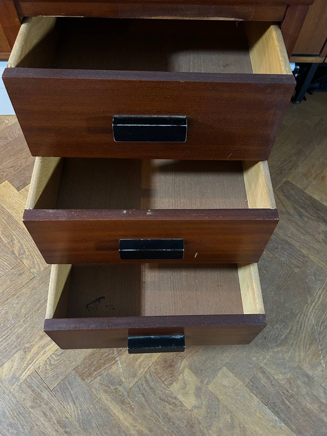 Desk Pierre Paulin model CM172