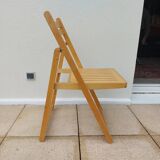 Folding chair in natural beech