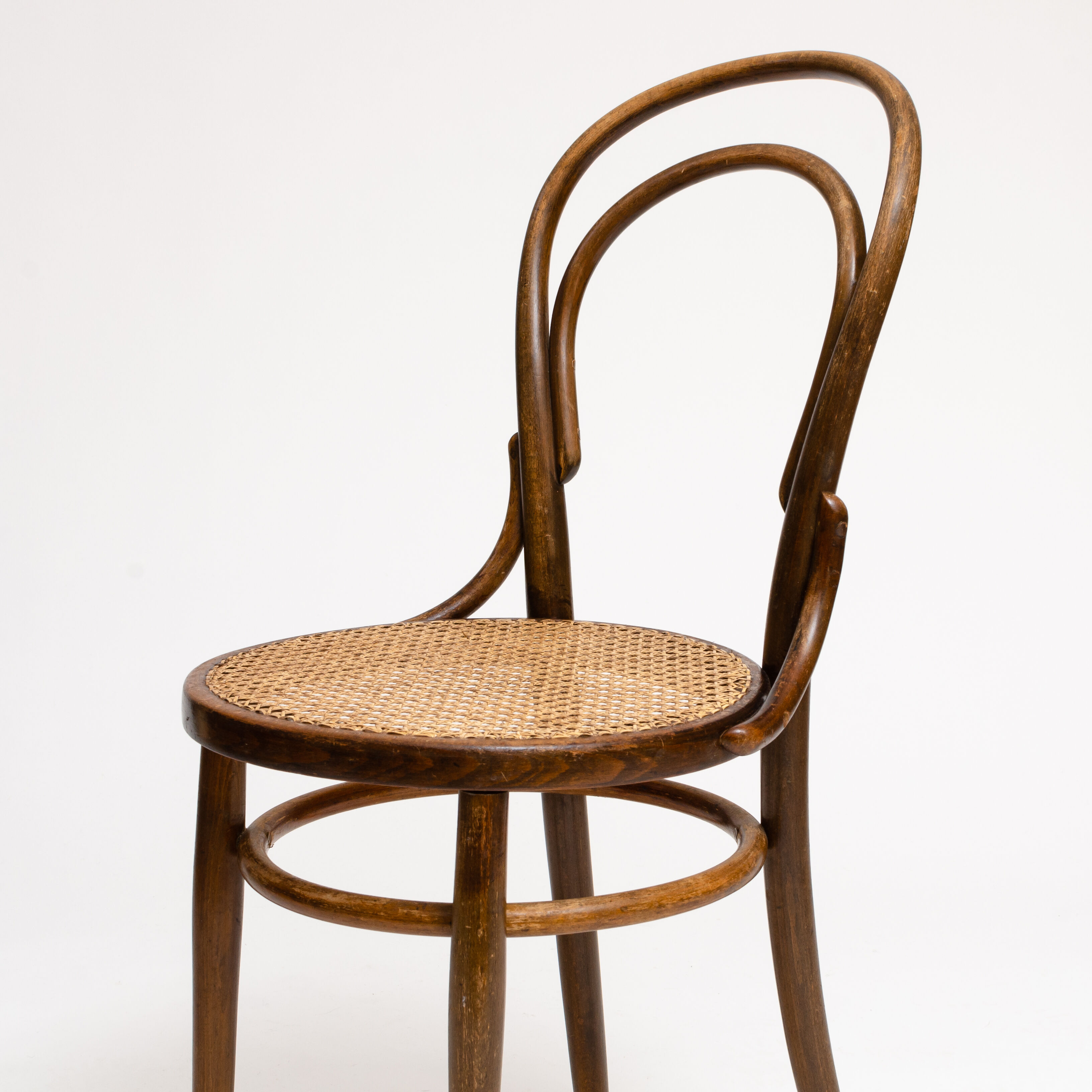 Chair No. 14 in curved wood and Fischel tanned seat