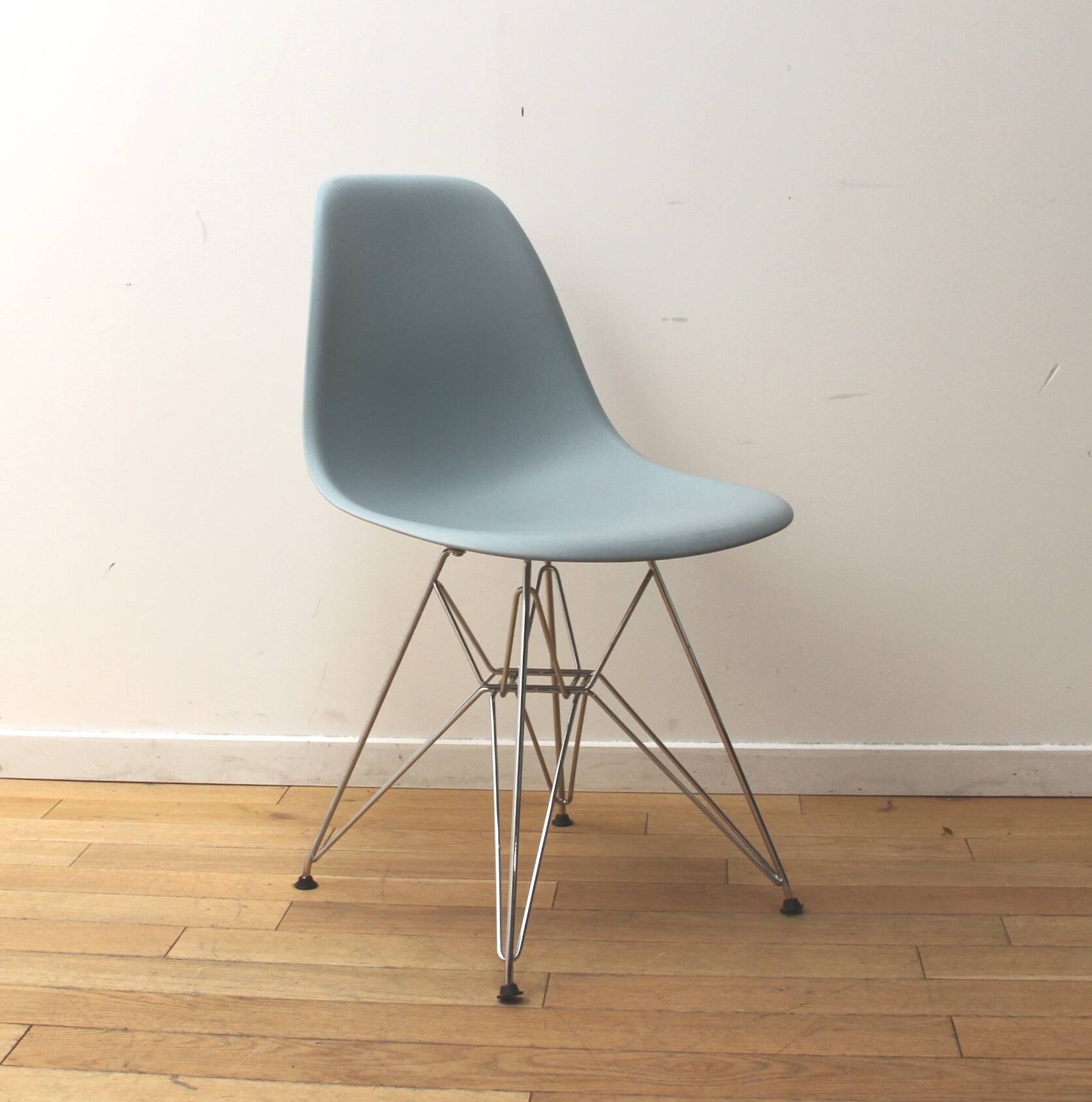 DSR chair, Charles & Ray Eames Vitra