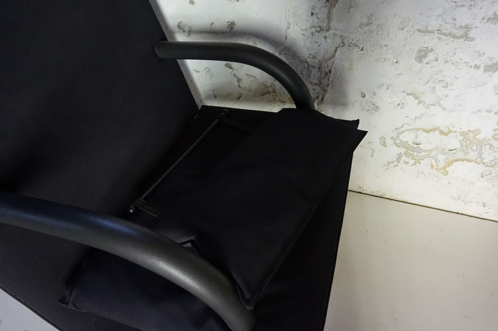 Armchair for arflex burkhard vogtherr 't-line'