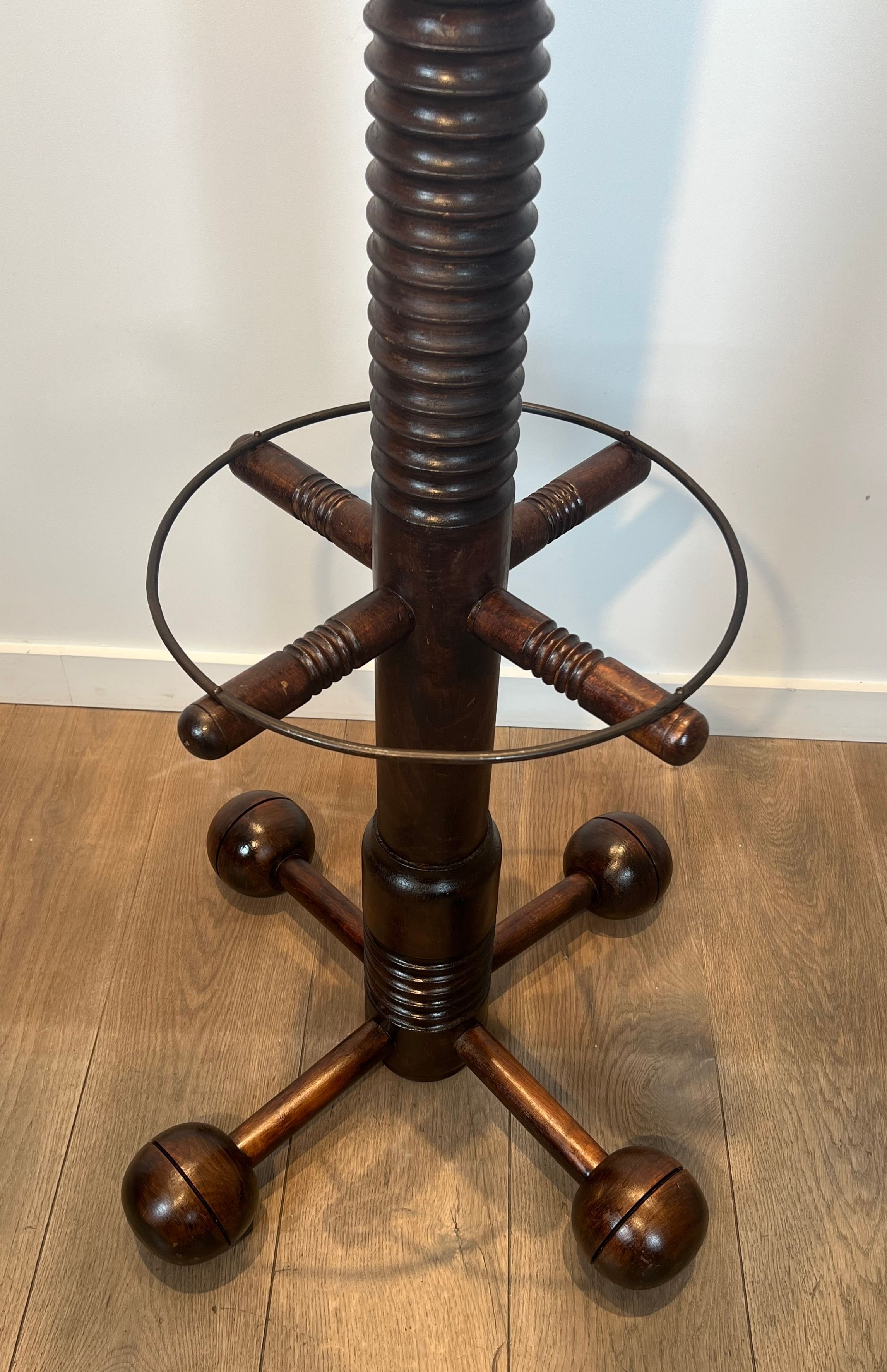 Portemanteau brutaliste en chêne sculpté de Charles Dudouyt