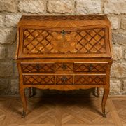 Bureau de pente en marqueterie – Époque Louis XV