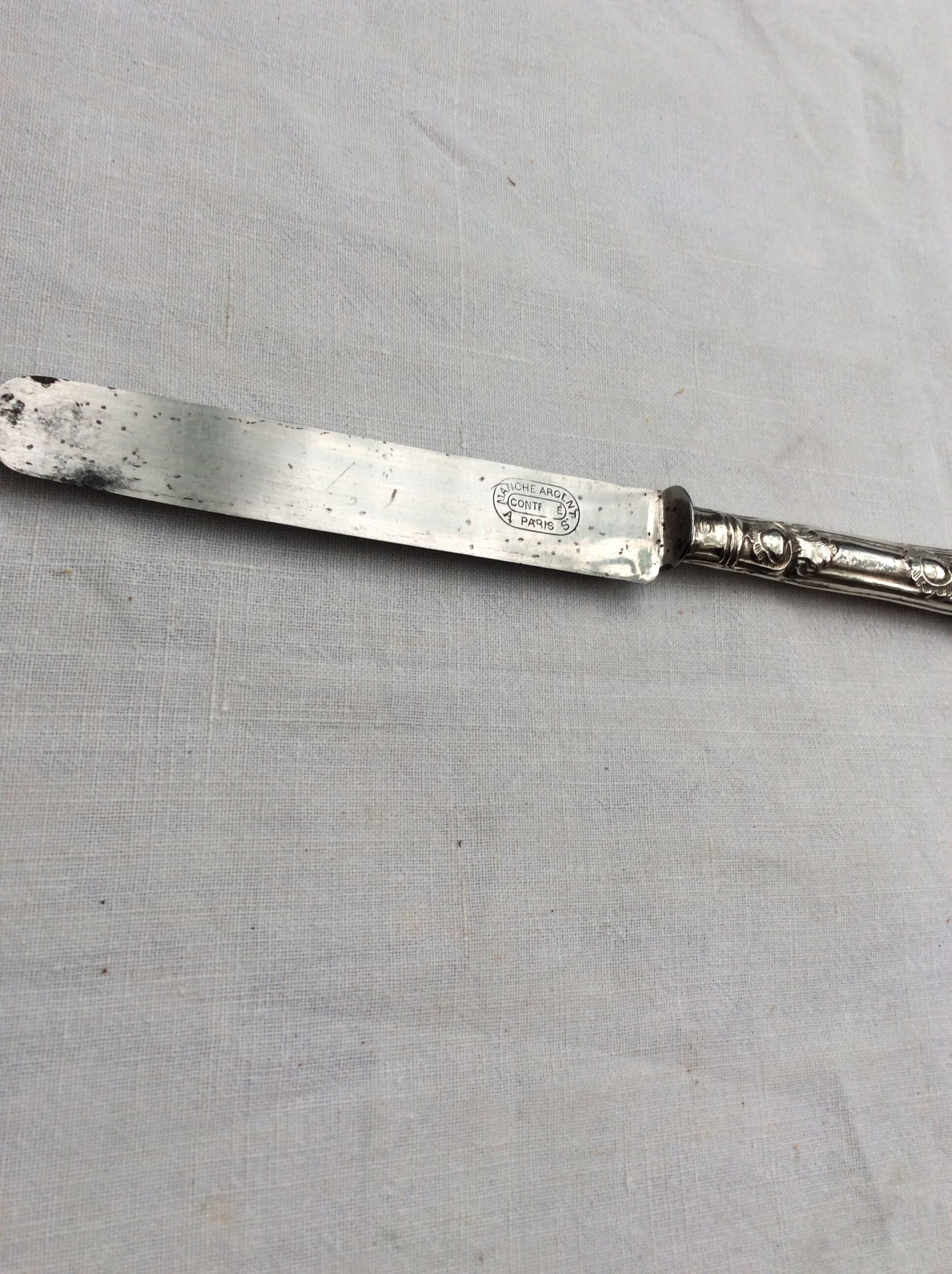 6 couteaux anciens en manche argent