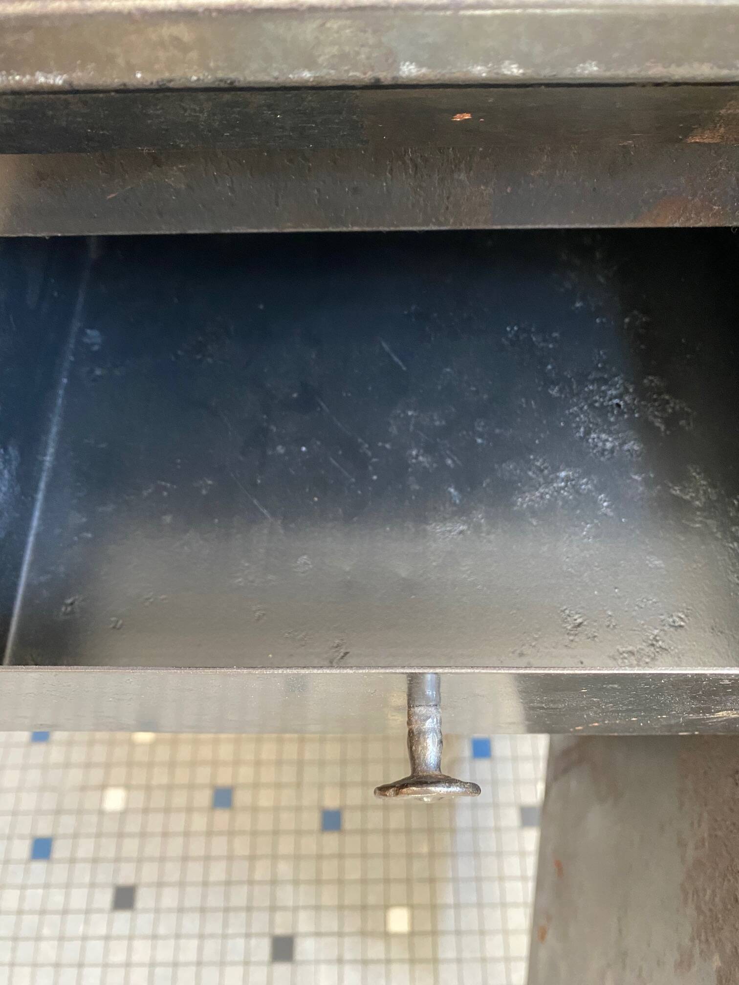 Metal bedside table from the 20s and 30s