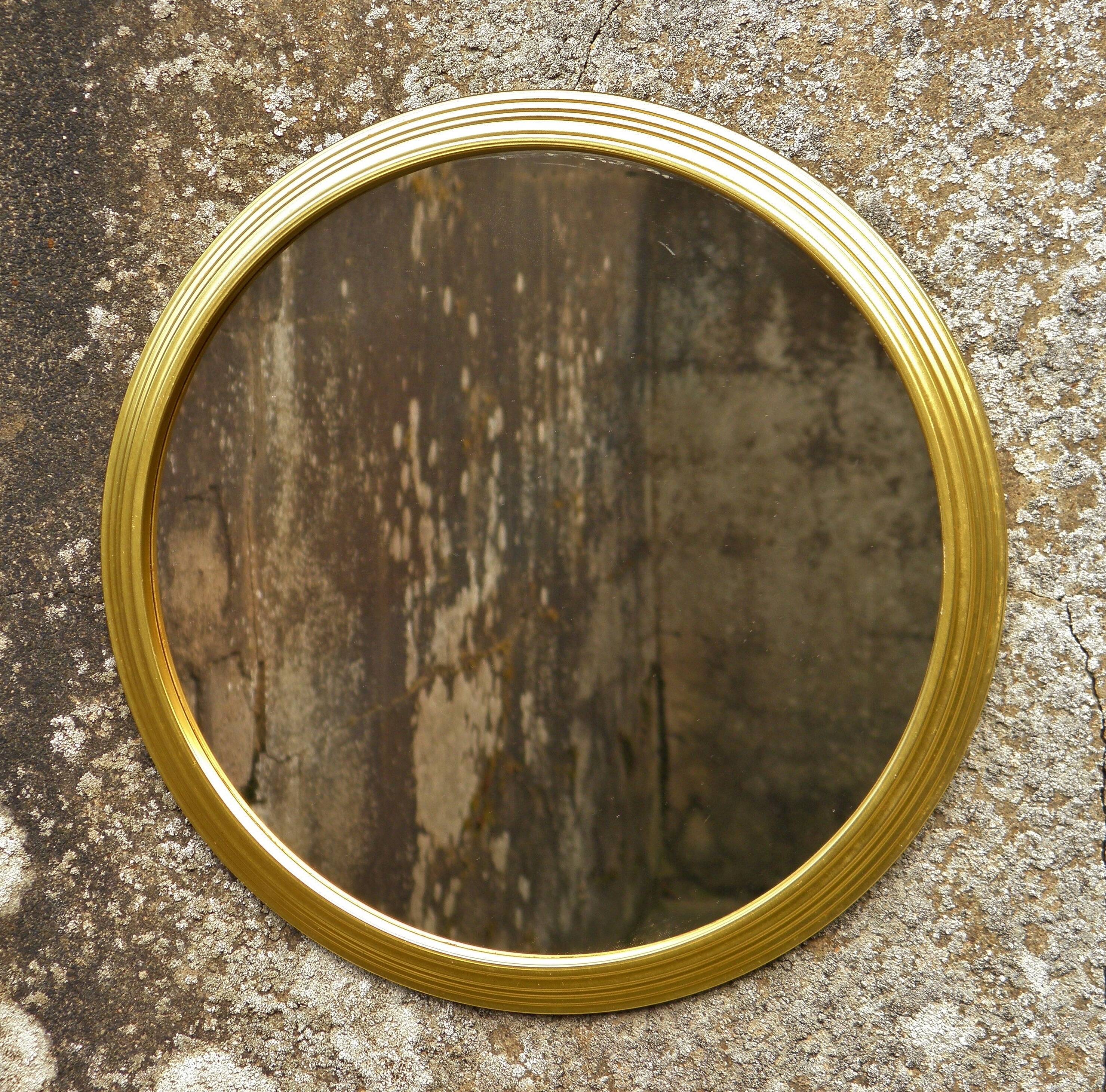 Round gold metal mirror 31 cm
