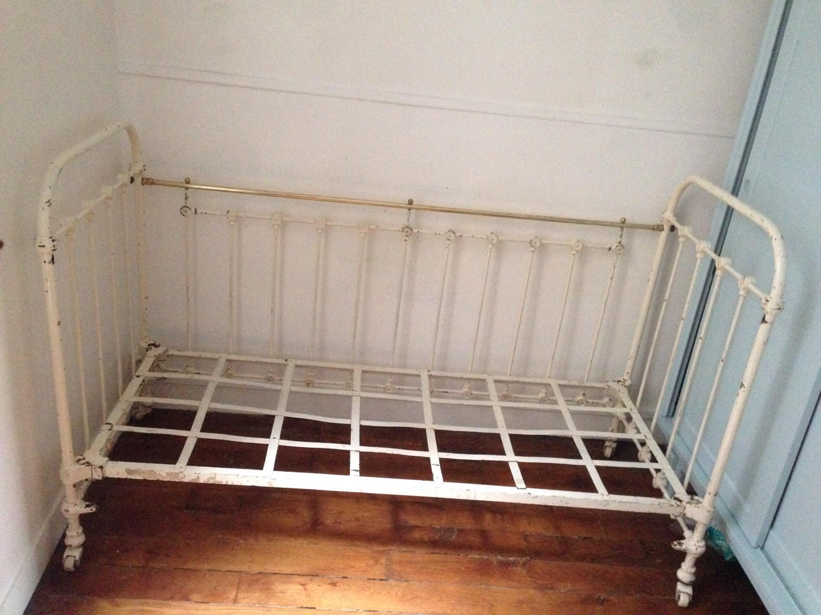 Wrought iron bed