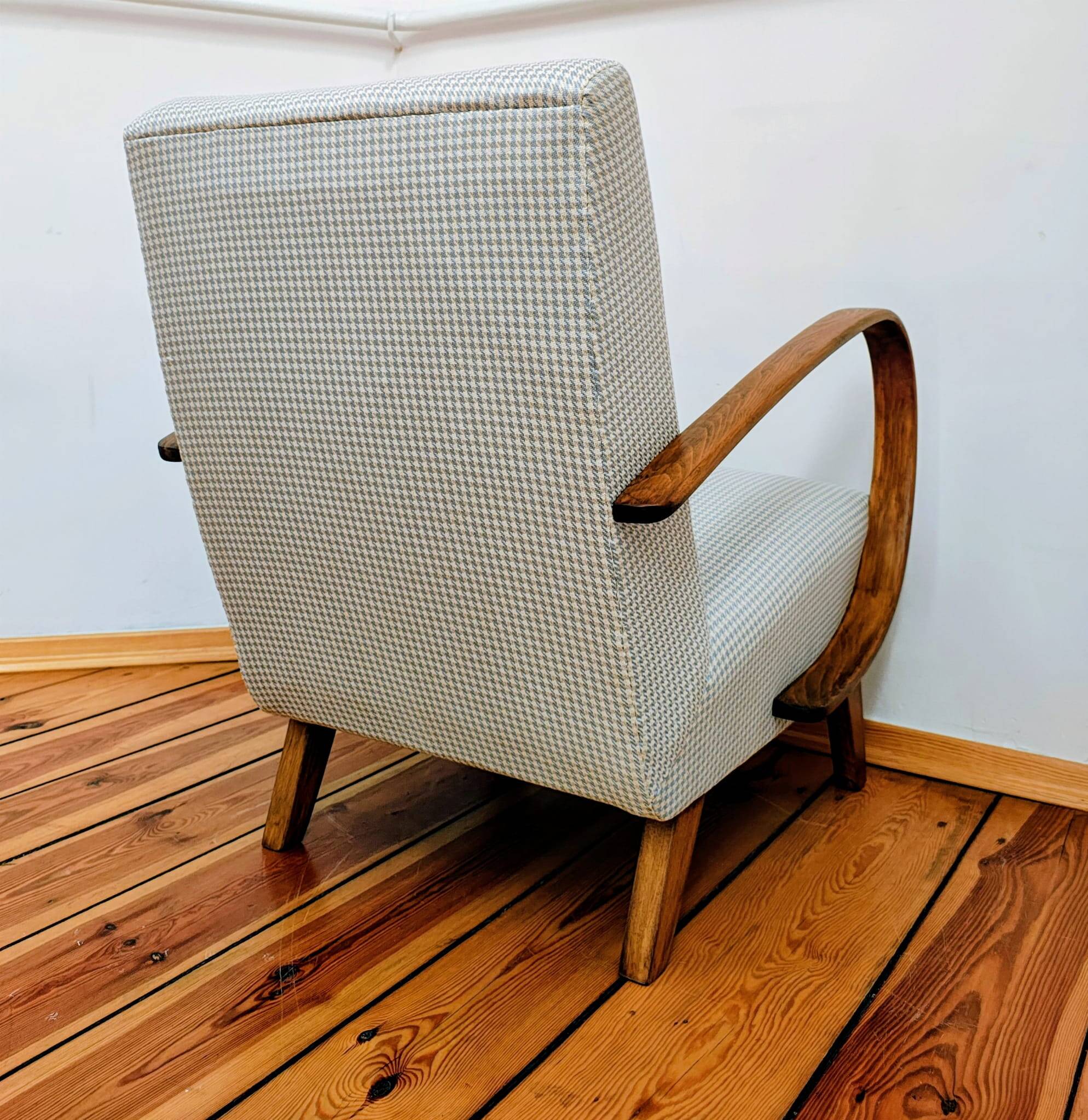 Armchair attributed to Jendrich Halabala for Up Závody, Former Czechoslovak