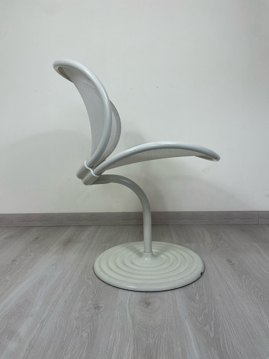 Chair ' o Line ' by Herbert Ohl