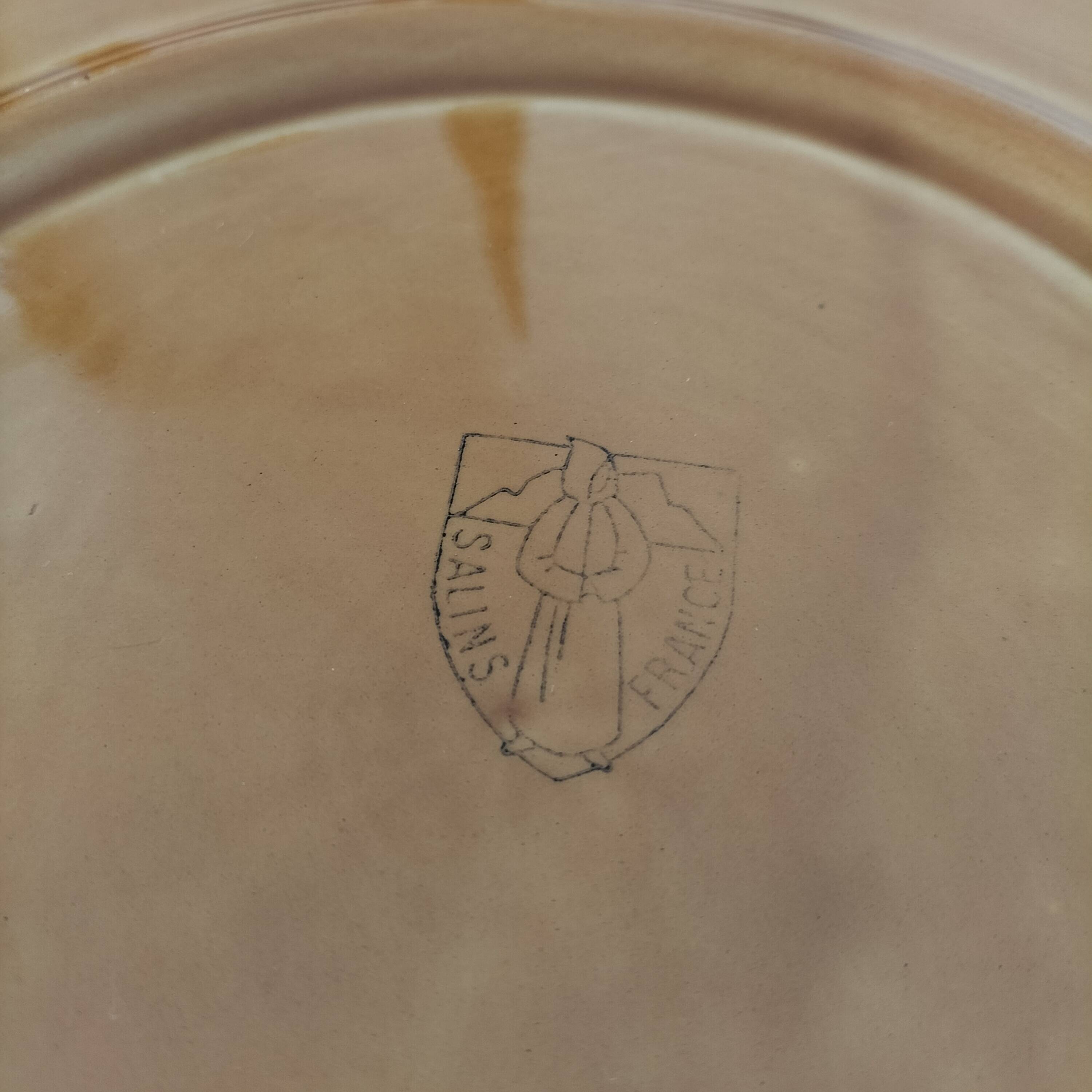 Saltworks earthenware dish, Duras model