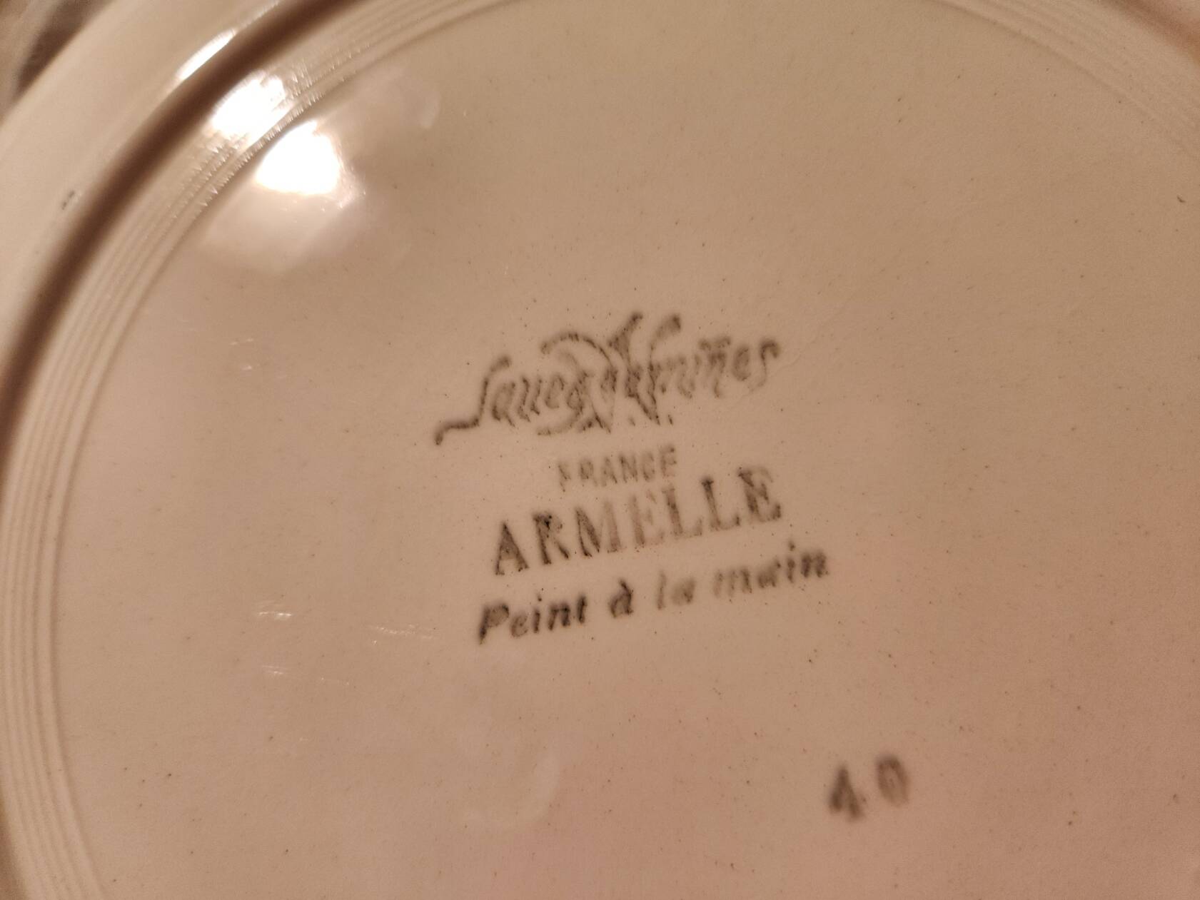 Hollow round plate Armelle Sarreguemines hand-painted