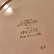 Plat rond creux Armelle Sarreguemines peint à la main