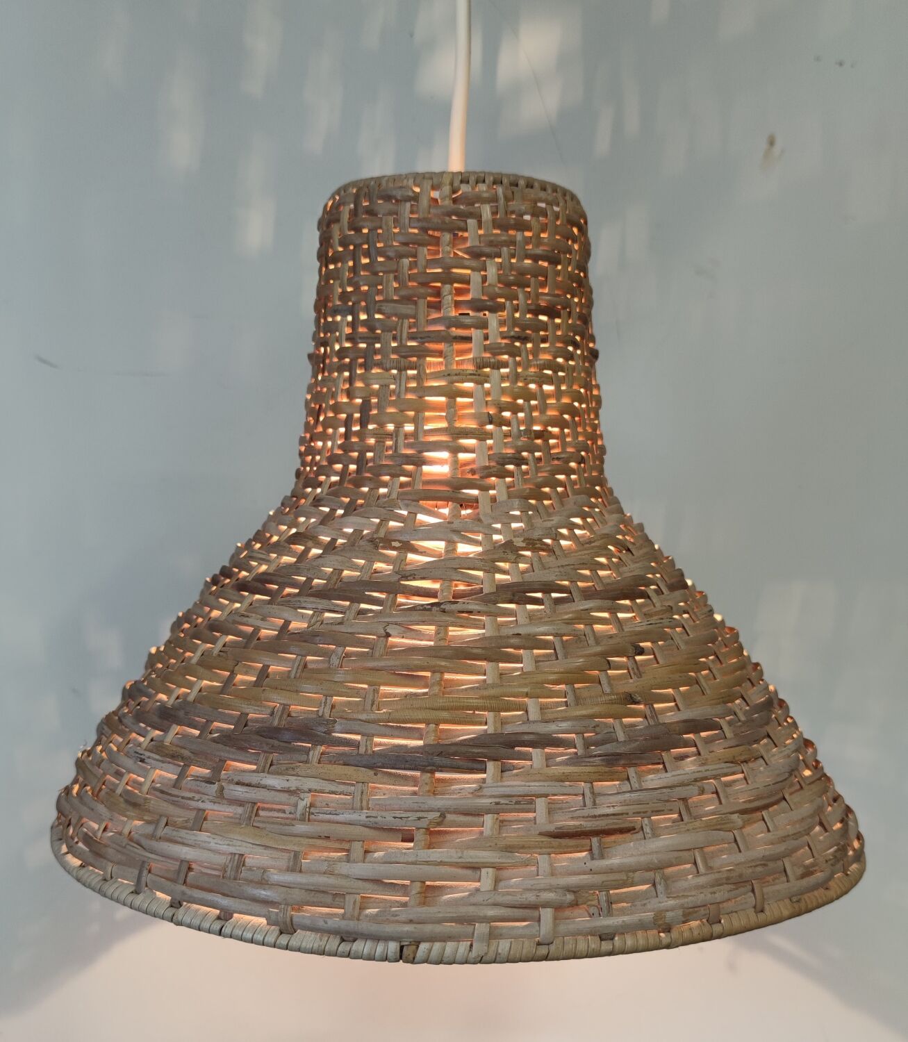 Wicker suspension
