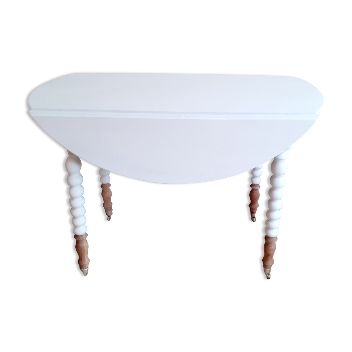 Round table with flaps