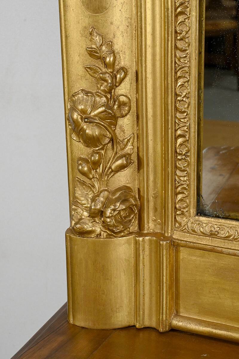 Important gilded wooden mirror, Louis XV style – first part of the 19th century