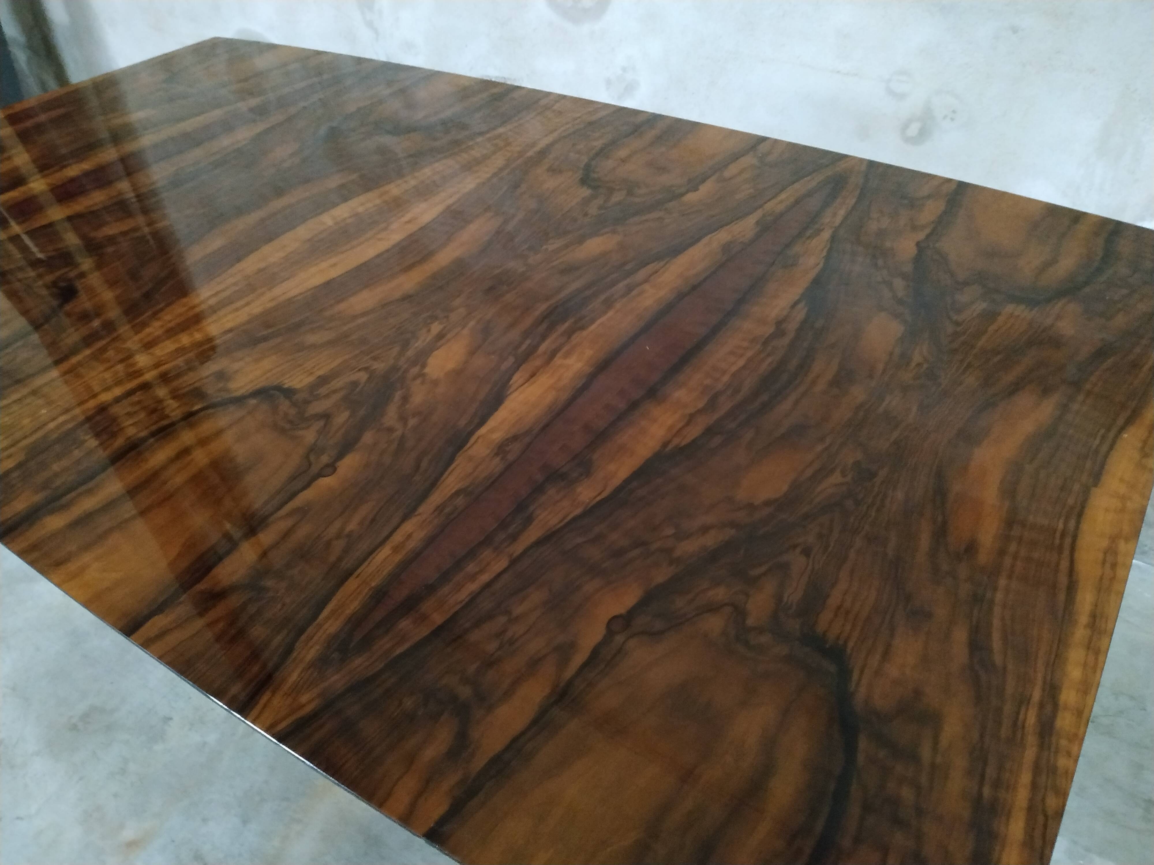 Vintage table in expandable rio rosewood