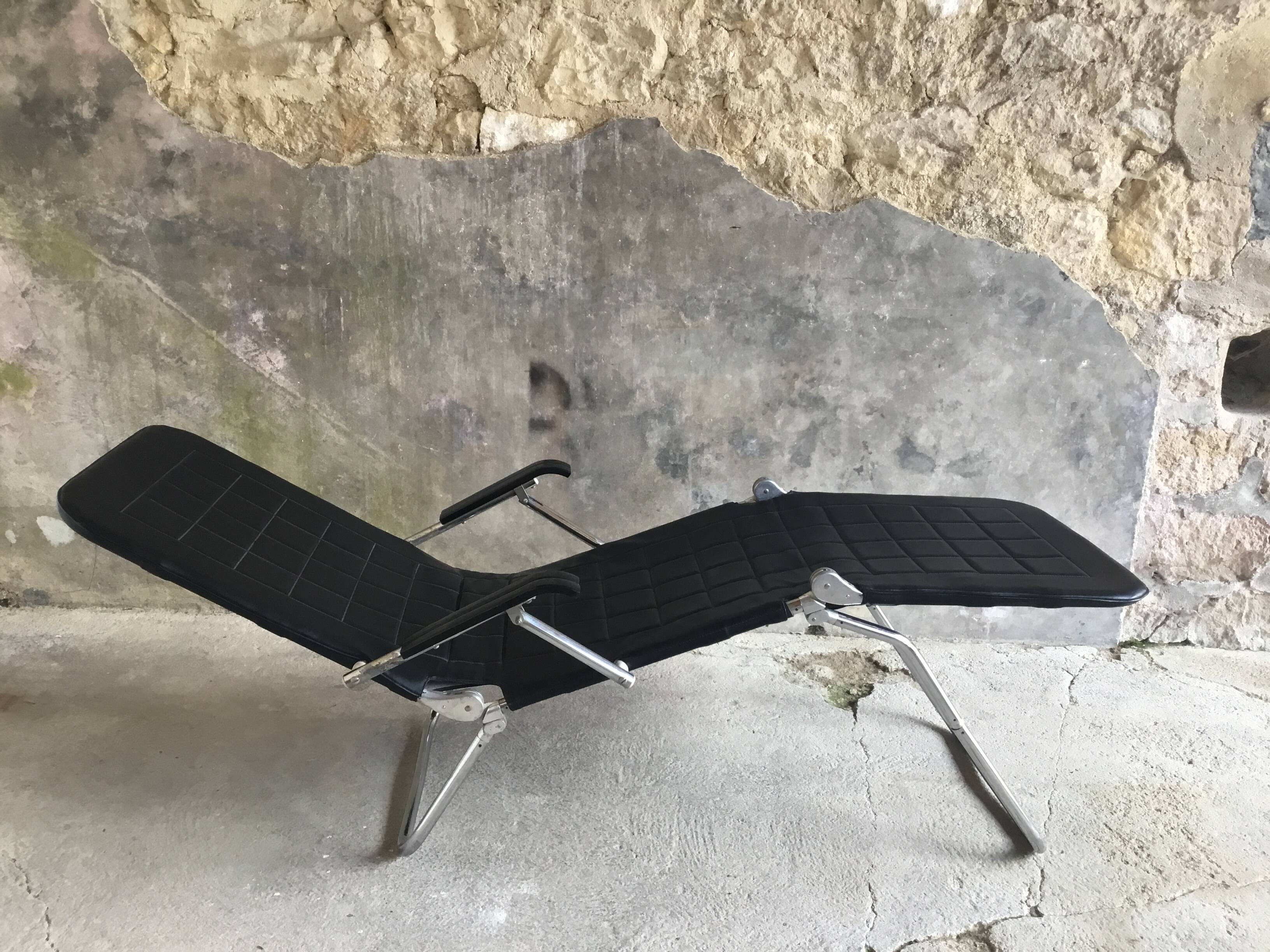 Condor lounge chair or deckchair in black leather - made in France - design 1970