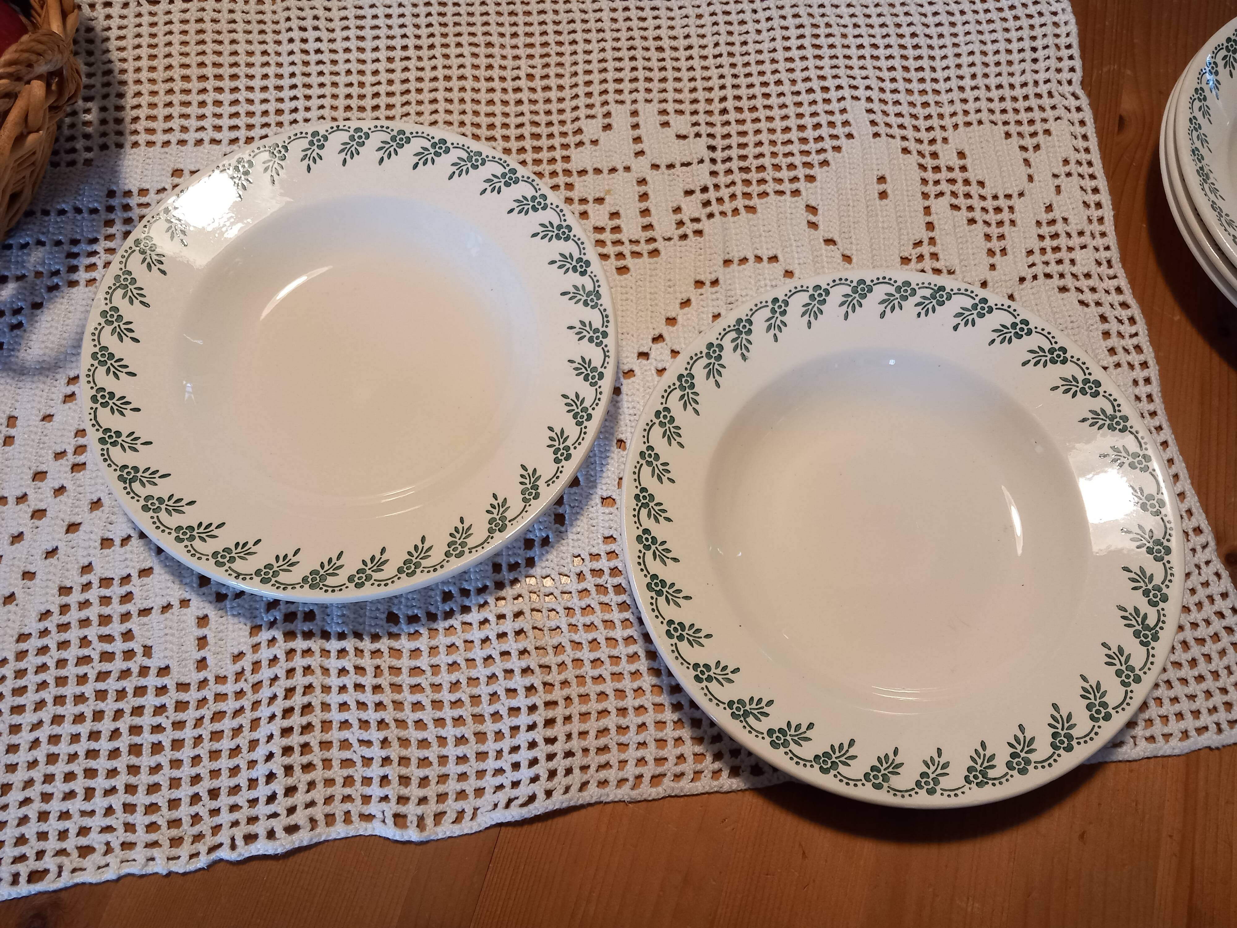 Set of 2 deep plates Terre de fer Choisy le Roi model 1212