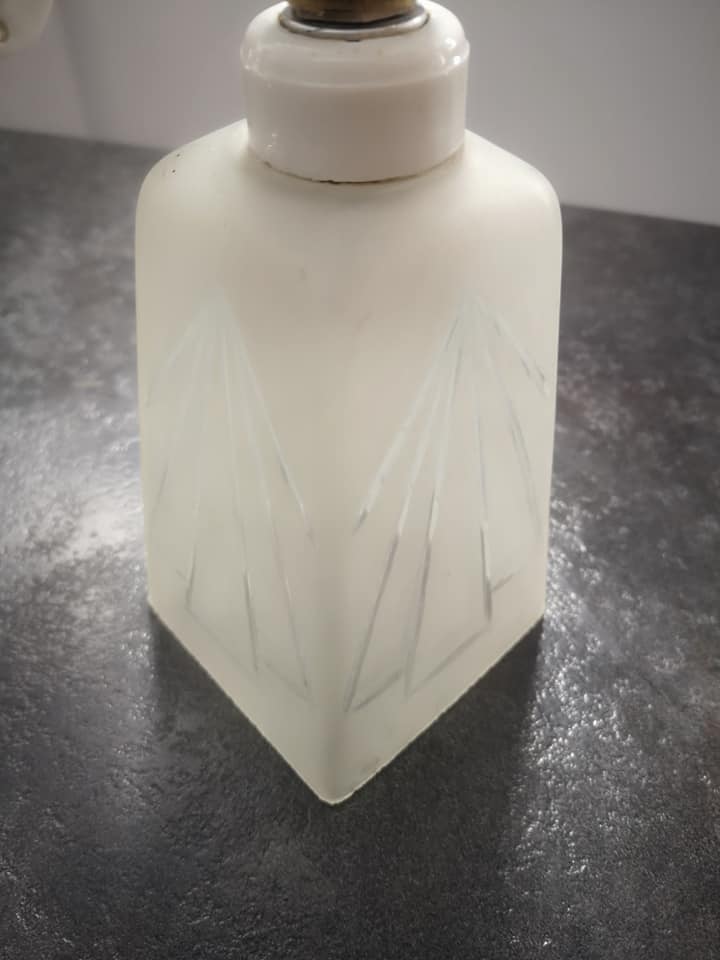Wall lamp old white porcelain art deco bathroom 1920 tulip engraved glass