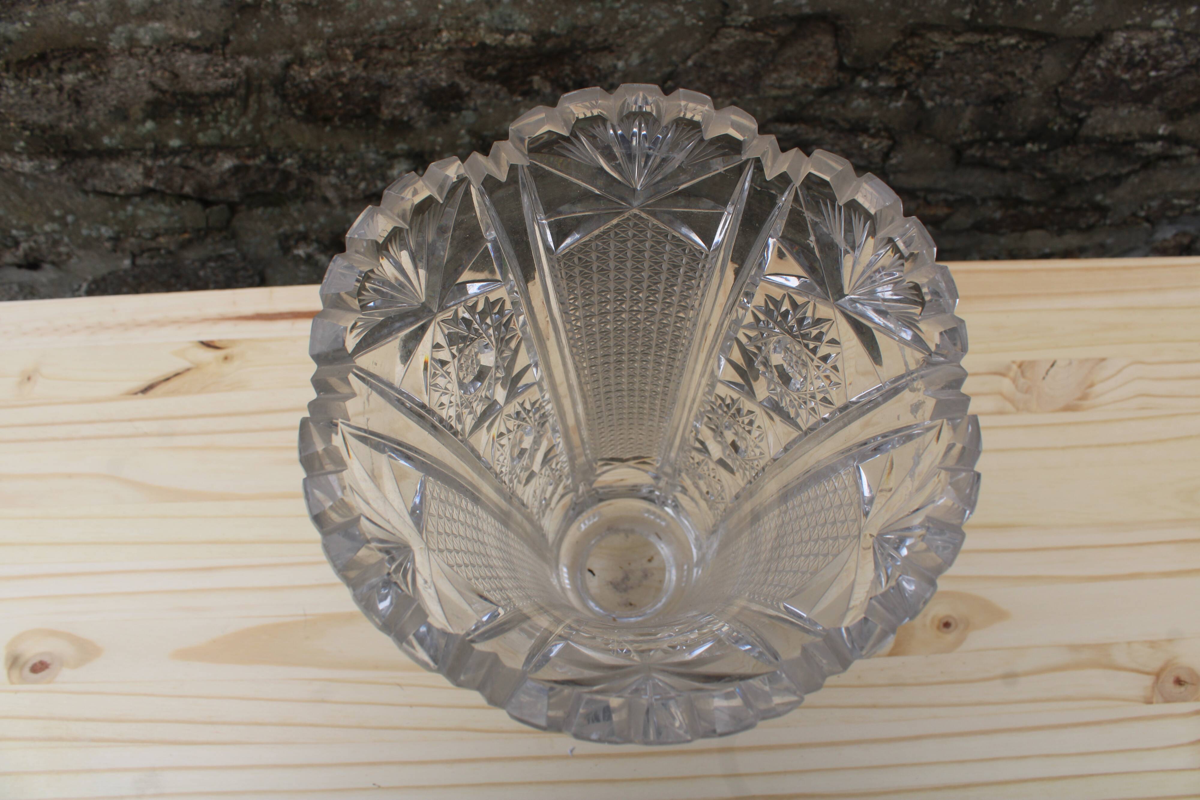 Chiseled crystal vase