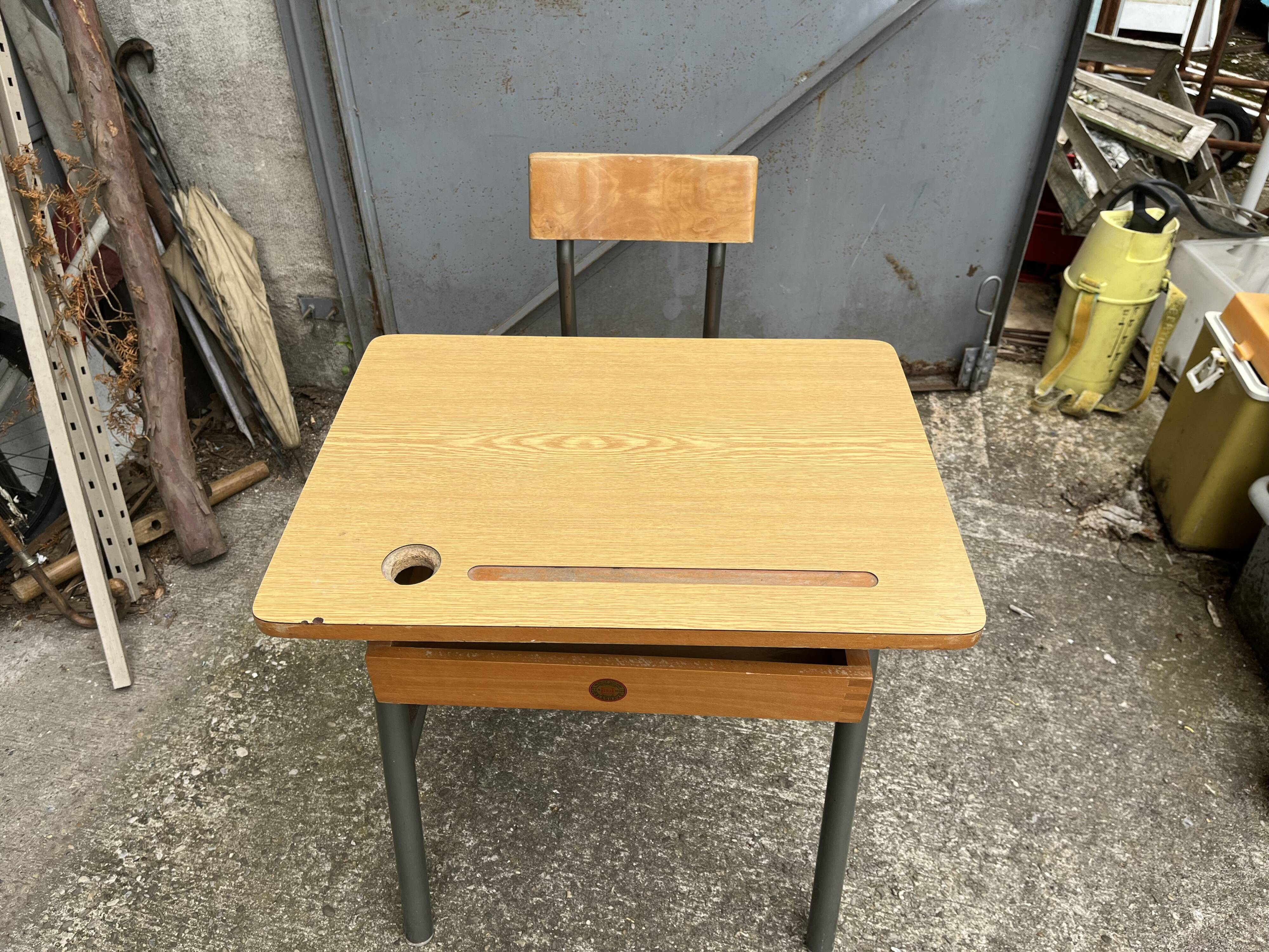 Delagrave vintage children's desk