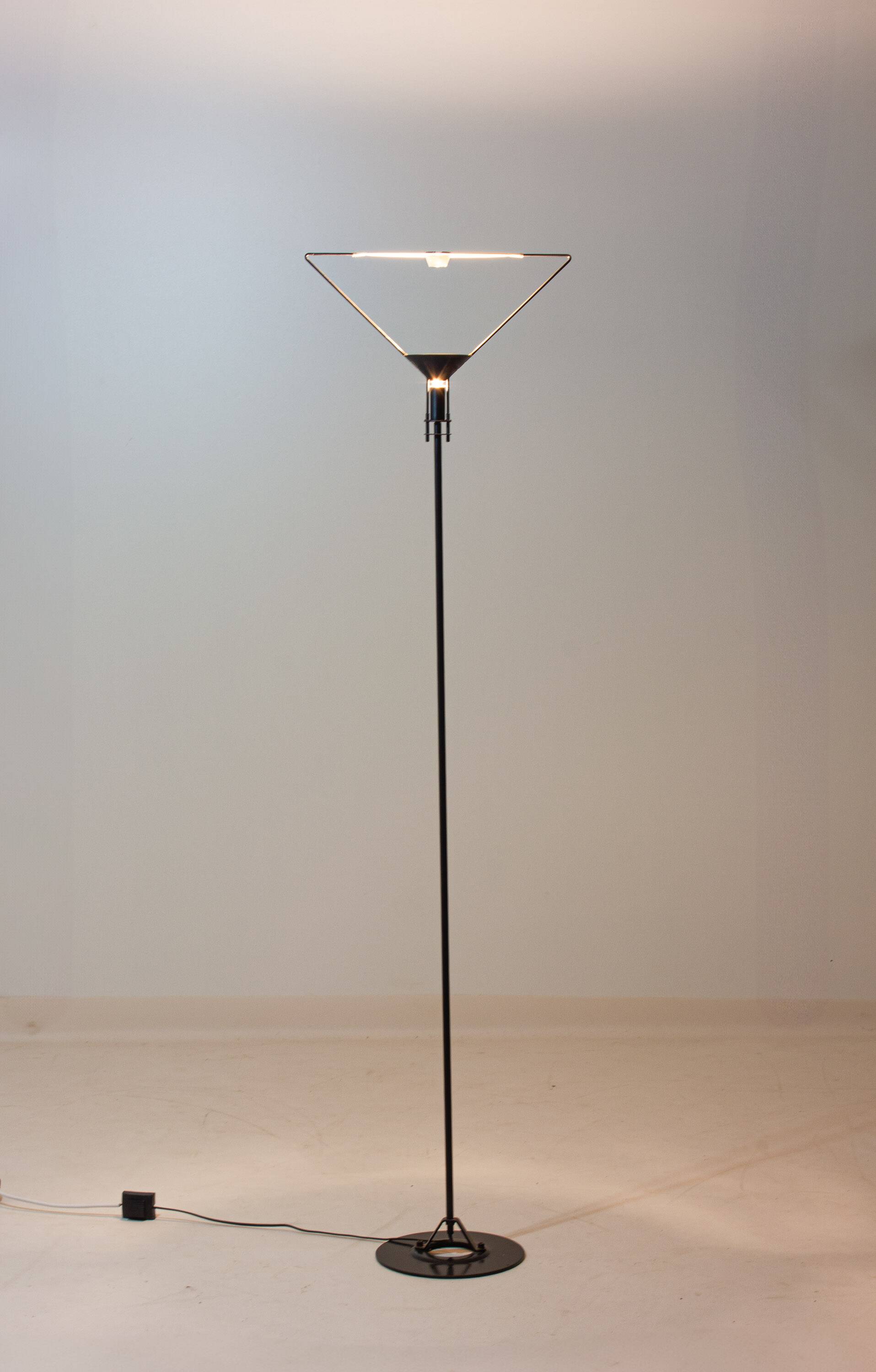 Lampe postmoderne « Polifemo » d'Artemide, Italie, années 1980