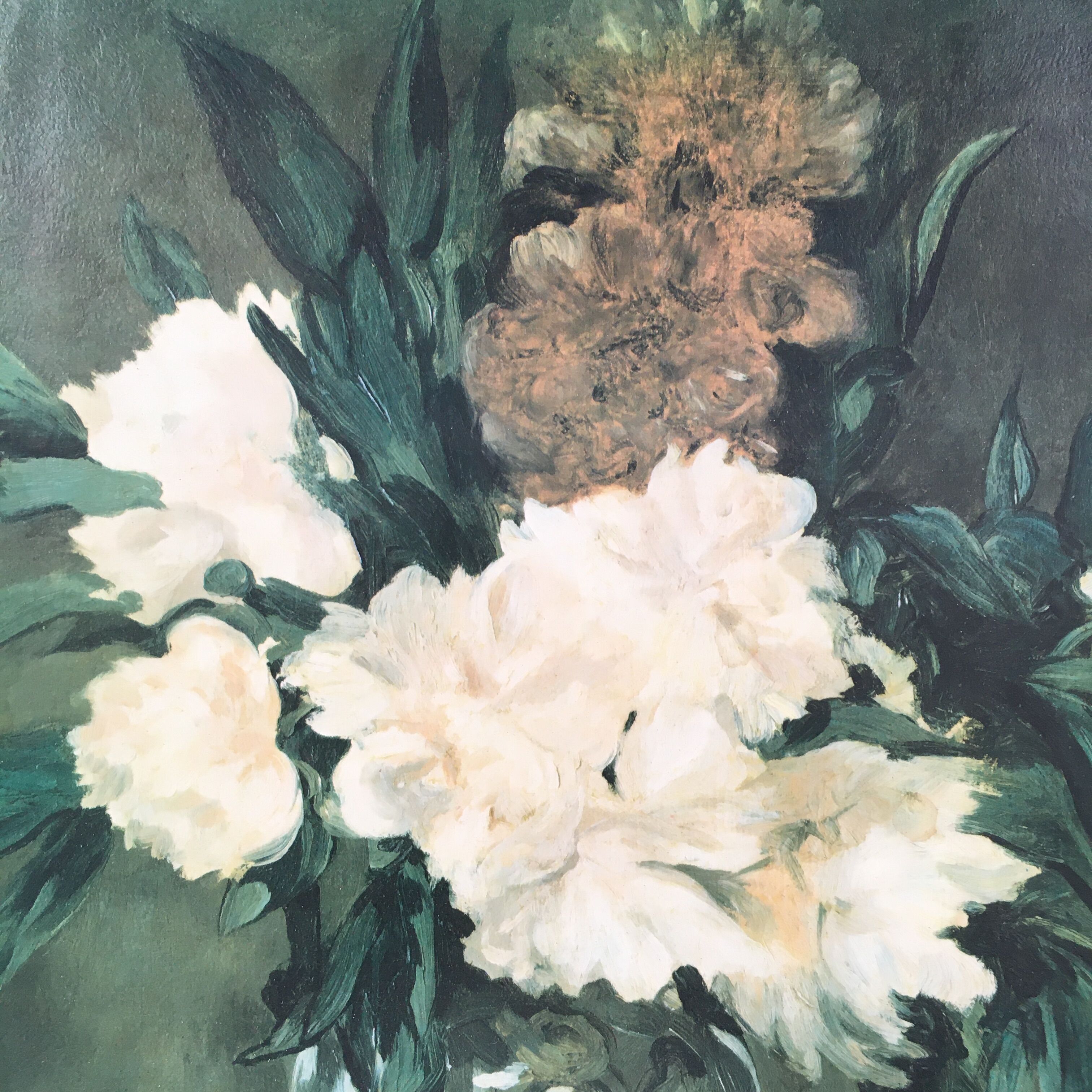 White bouquet reproduction table