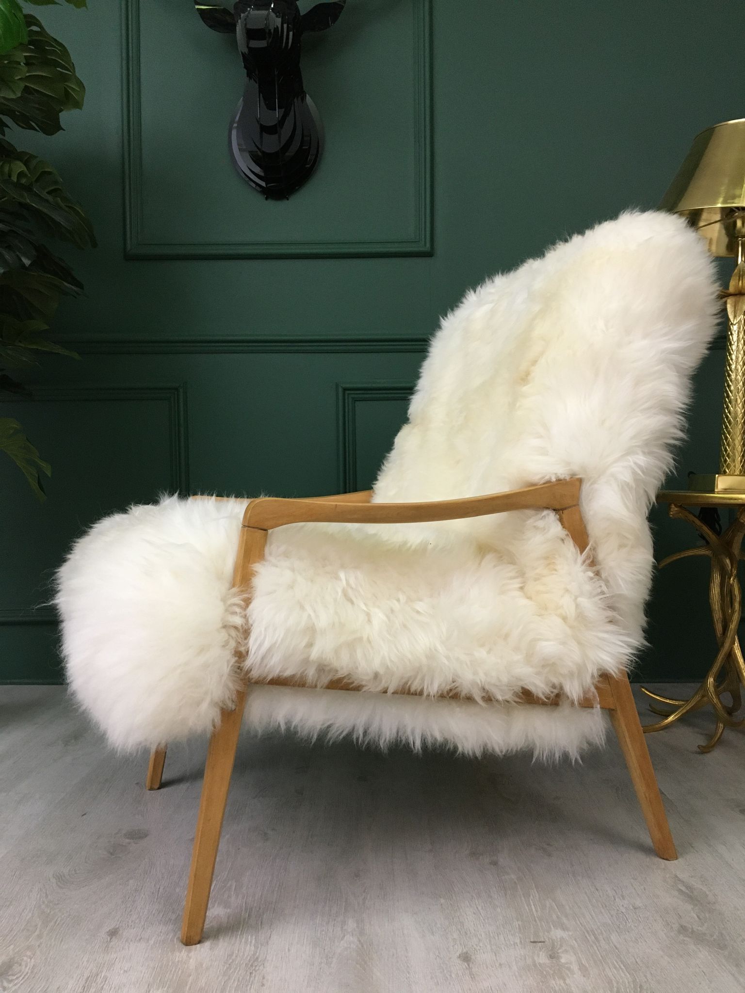 Vintage Design Art Deco White Sheepskin Fluffy Fury Chair Armchair