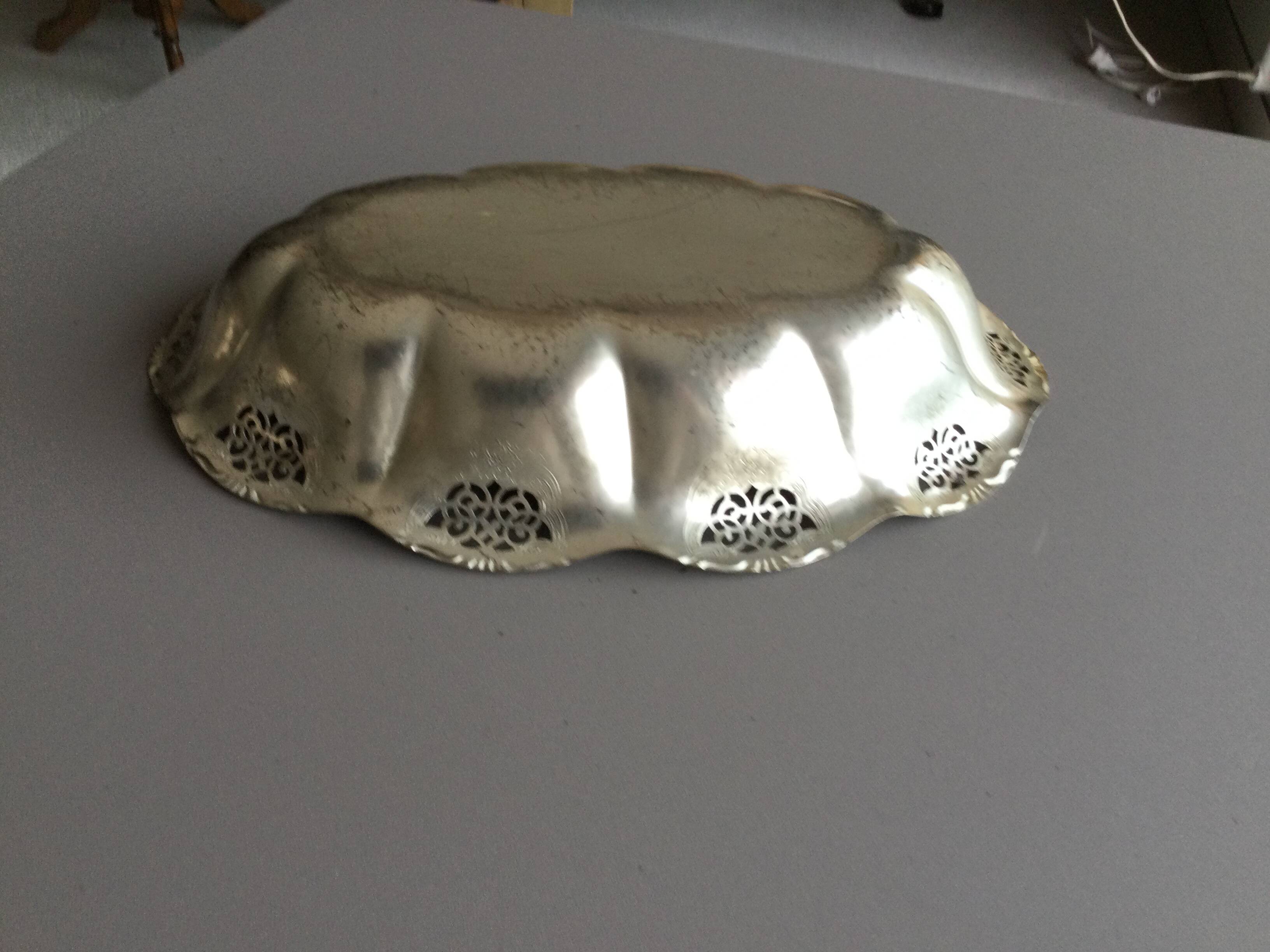 silver metal bread basket