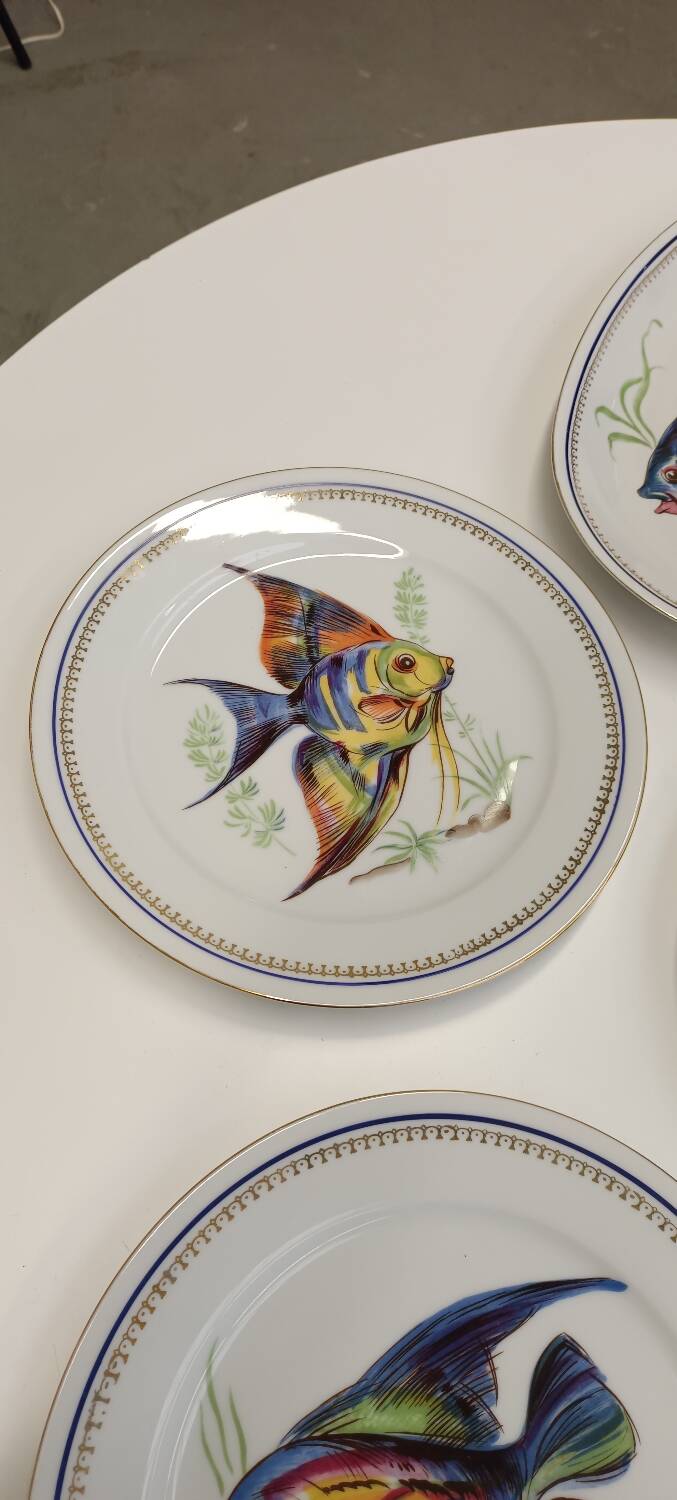 Fish porcelain service