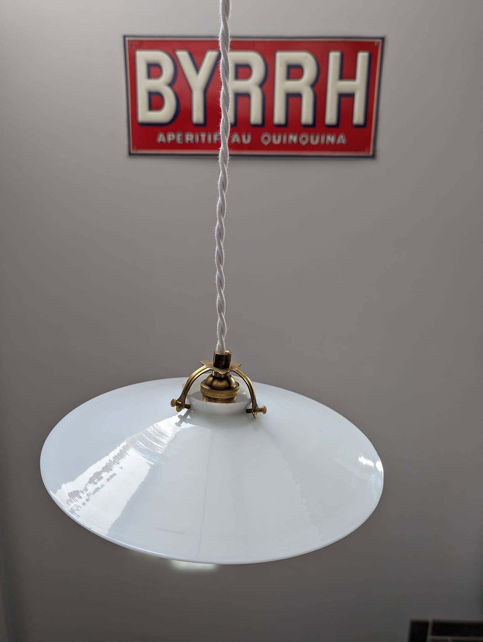 Old hanging lamp in white opaline Art Deco 1930 Ø 24.7 cm