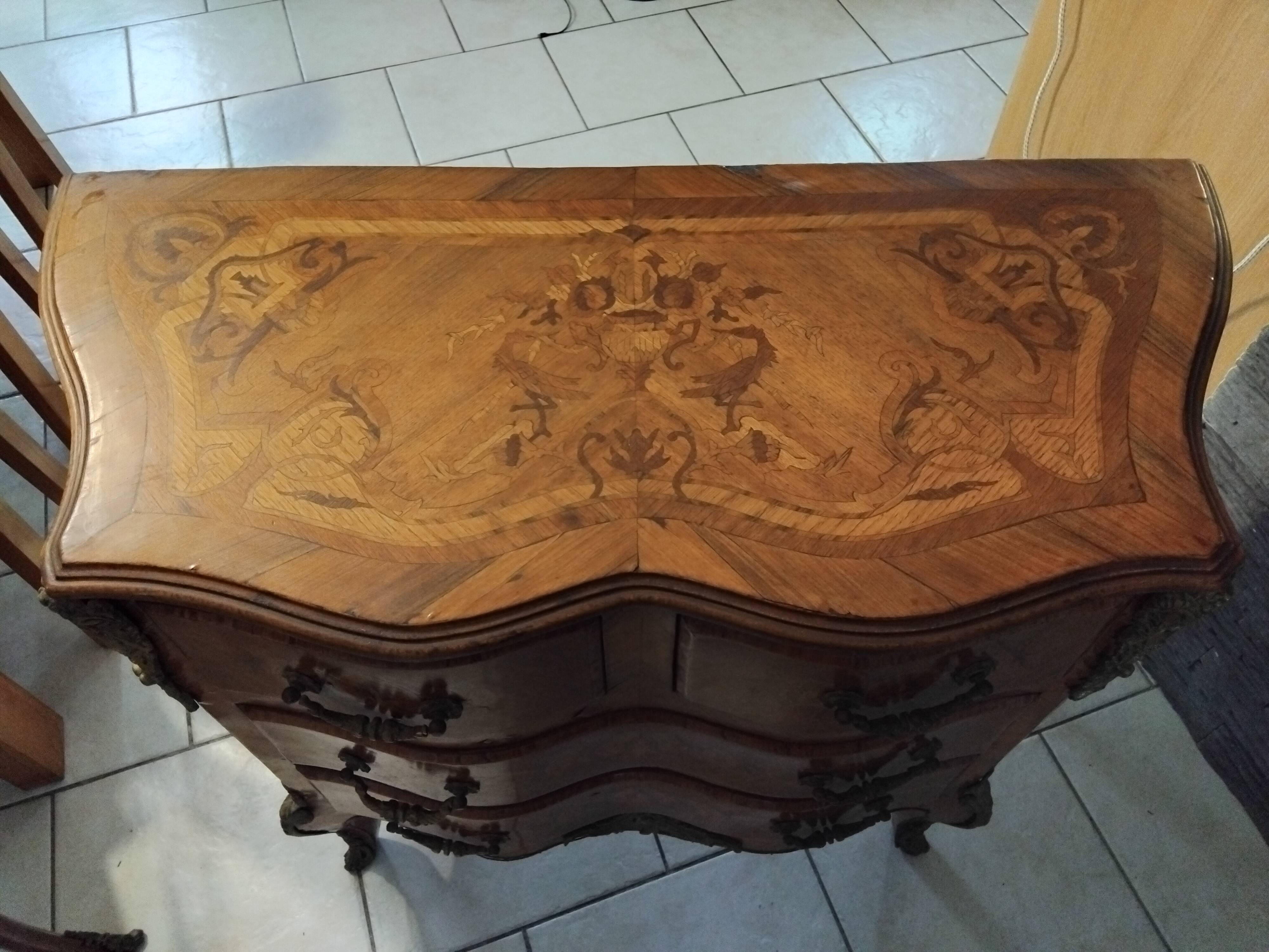 Antique louis xv style chest of drawers