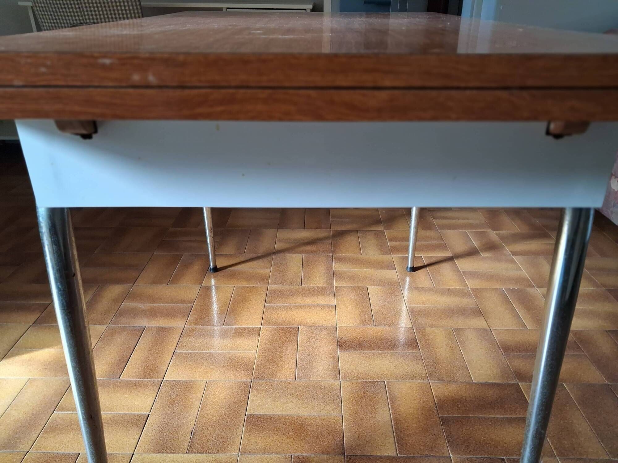 Formica kitchen table