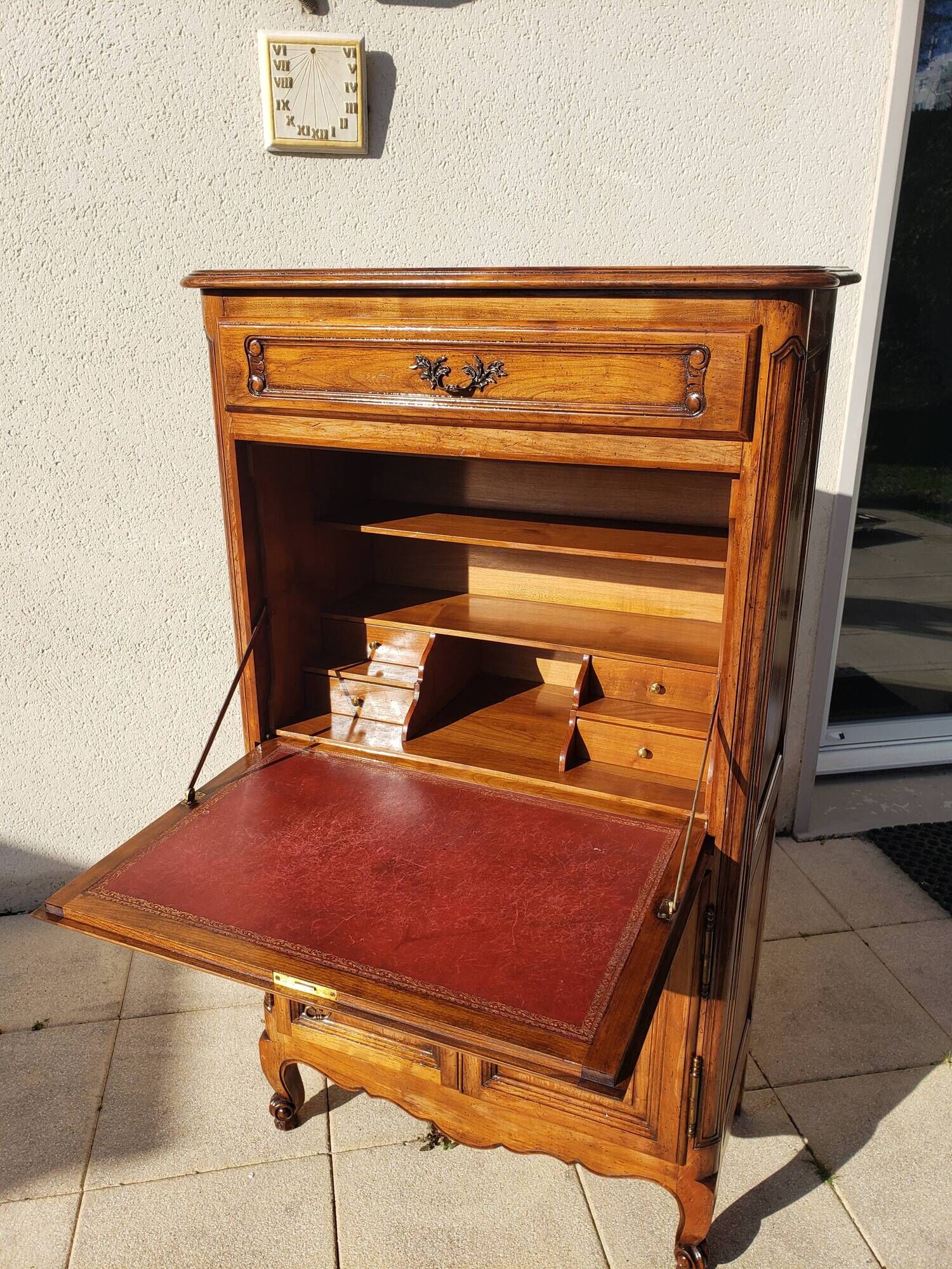 Secrétaire ancien scriban vintage en bois de noyer style Louis XV